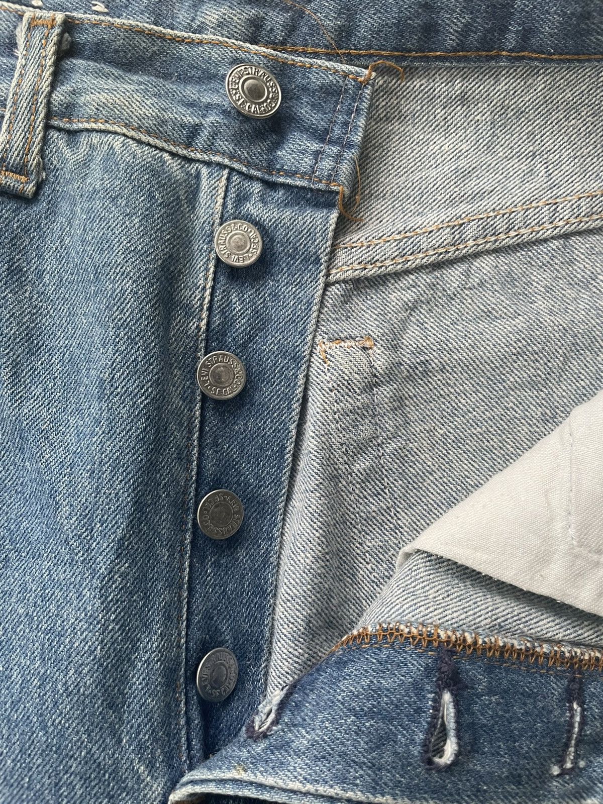 Levi's Vintage Levi’s 501XX e 1990 Aging Faded Wash Size US 31 - 19 Thumbnail