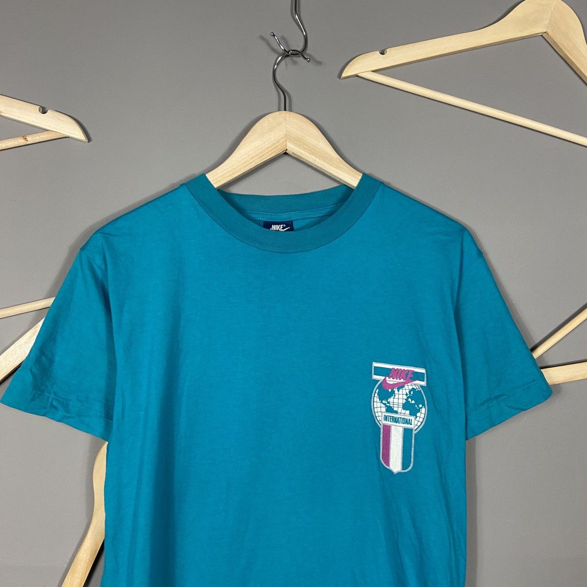Vintage Vintage 80s Nike International T-shirt Size US M / EU 48-50 / 2 - 4 Thumbnail