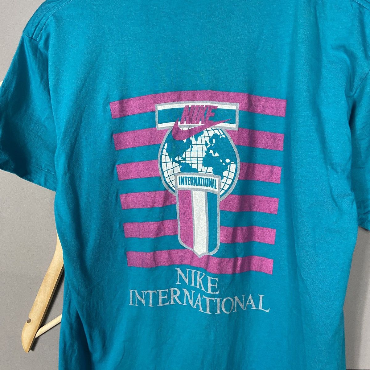 Vintage Vintage 80s Nike International T-shirt Size US M / EU 48-50 / 2 - 10 Thumbnail
