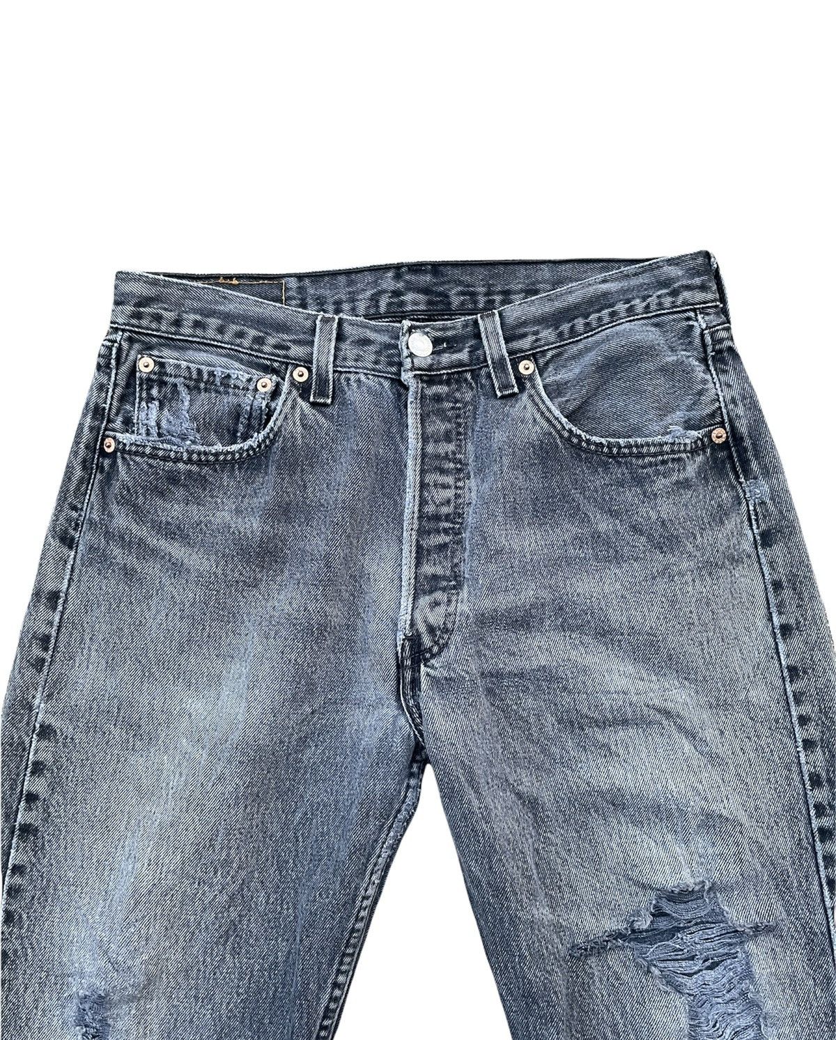 Levi's × Vintage Vintage Levi’s 501 e 1999 Usa Aging Distressed Denim Size US 31 - 4 Thumbnail
