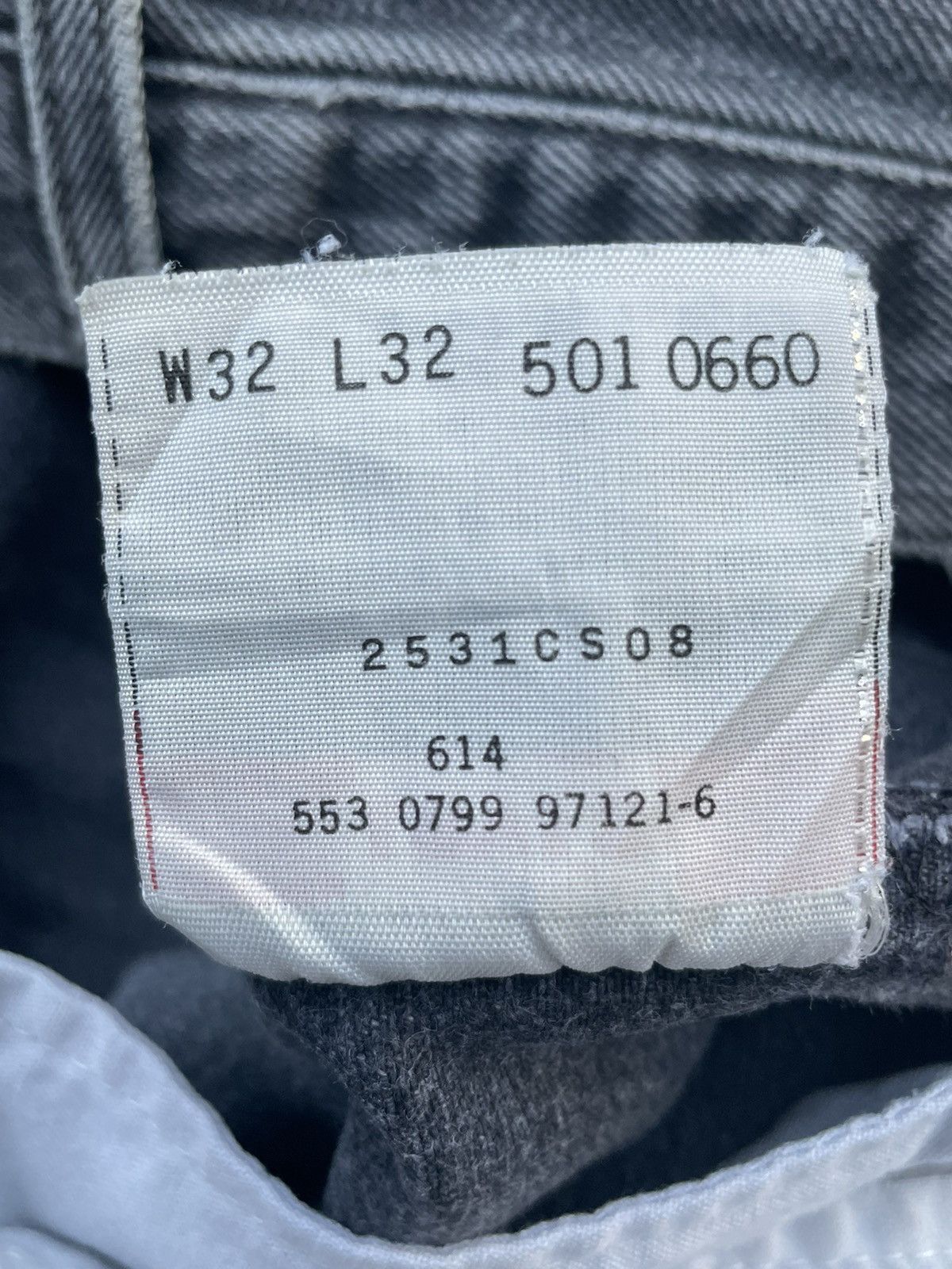 Levi's × Vintage Vintage Levi’s 501 e 1999 Usa Aging Distressed Denim Size US 31 - 12 Thumbnail