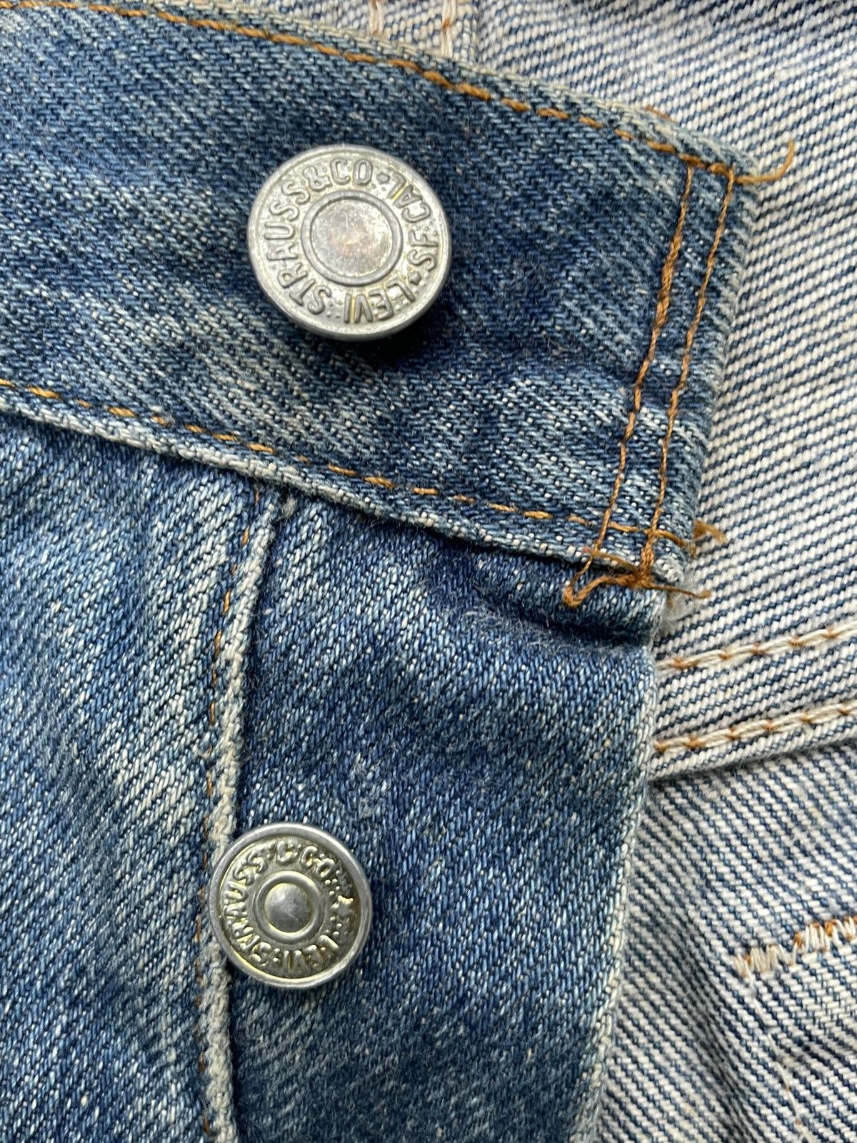 Levi's Vintage 1983 Levis 501 e Usa Faded Distresed Size US 33 - 19 Thumbnail