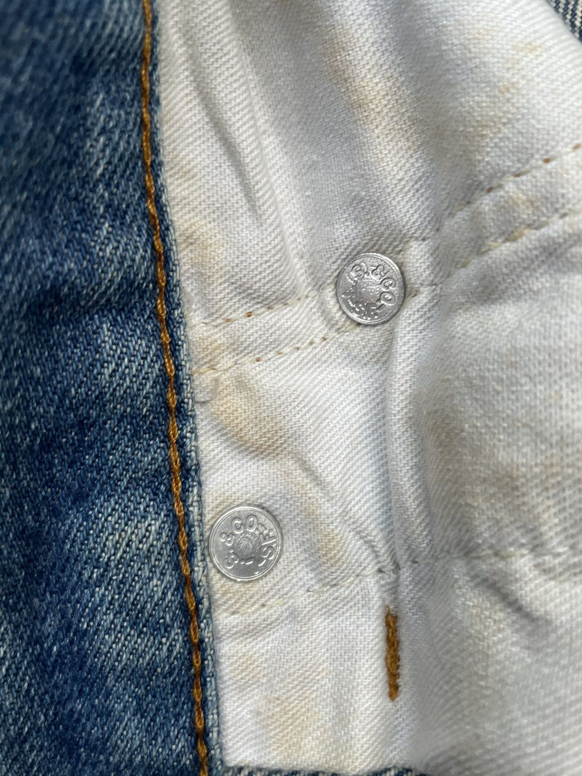 Levi's Vintage 1983 Levis 501 e Usa Faded Distresed Size US 33 - 17 Thumbnail