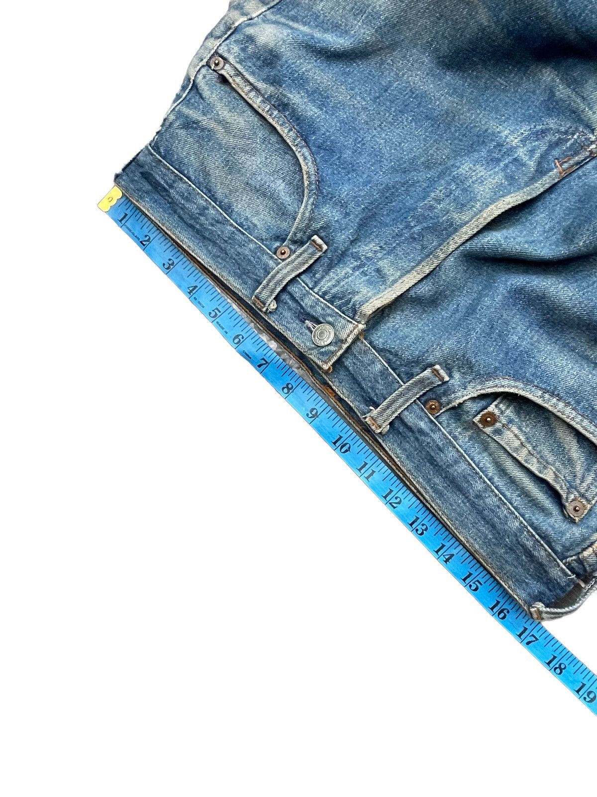Levi's Vintage 1983 Levis 501 e Usa Faded Distresed Size US 33 - 22 Thumbnail