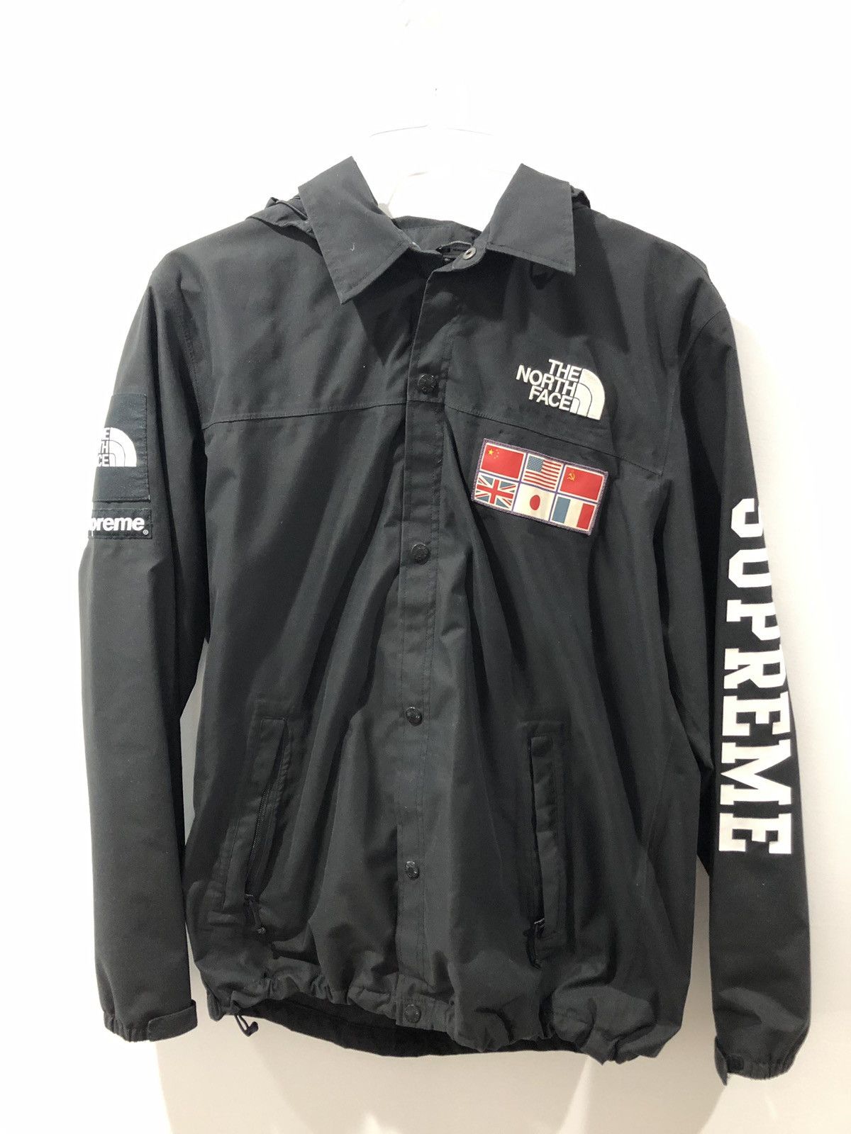 Supreme the north face hot sale expedition coaches jacket black