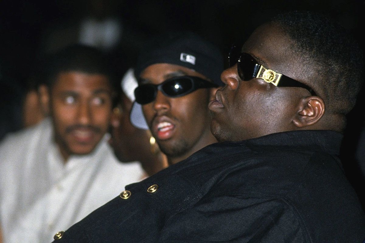 Versace × Vintage VINTAGE GIANNI VERSACE SUNGLASSES AS WORN BY BIGGIE SMALLS Size ONE SIZE - 7 Thumbnail