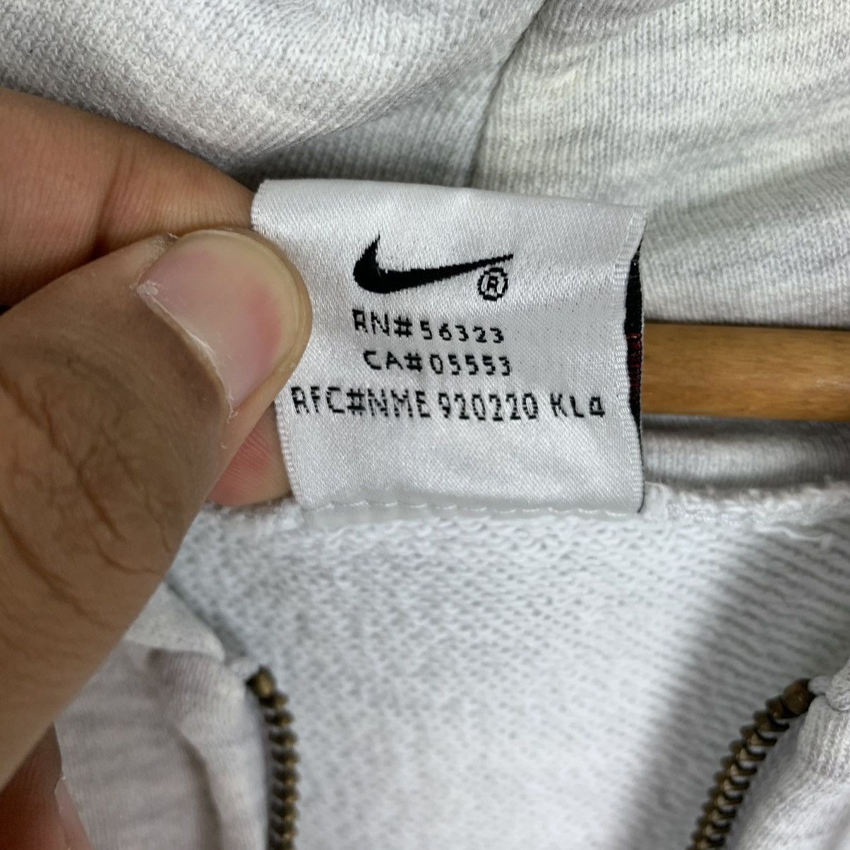 Nike × Vintage Vintage 90s Nike Swoosh Hoodie Sweatshirt Size US XL / EU 56 / 4 - 4 Thumbnail