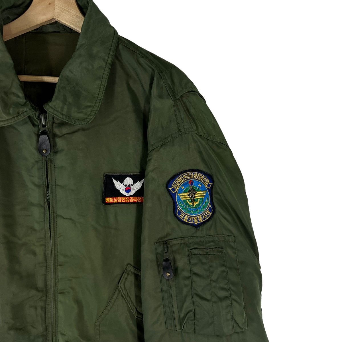 Toyo Enterprises VINTAGE BOMBER JACKET MIKITARY DESIGN FULL PATCHES US ISSUE Size US M / EU 48-50 / 2 - 4 Thumbnail
