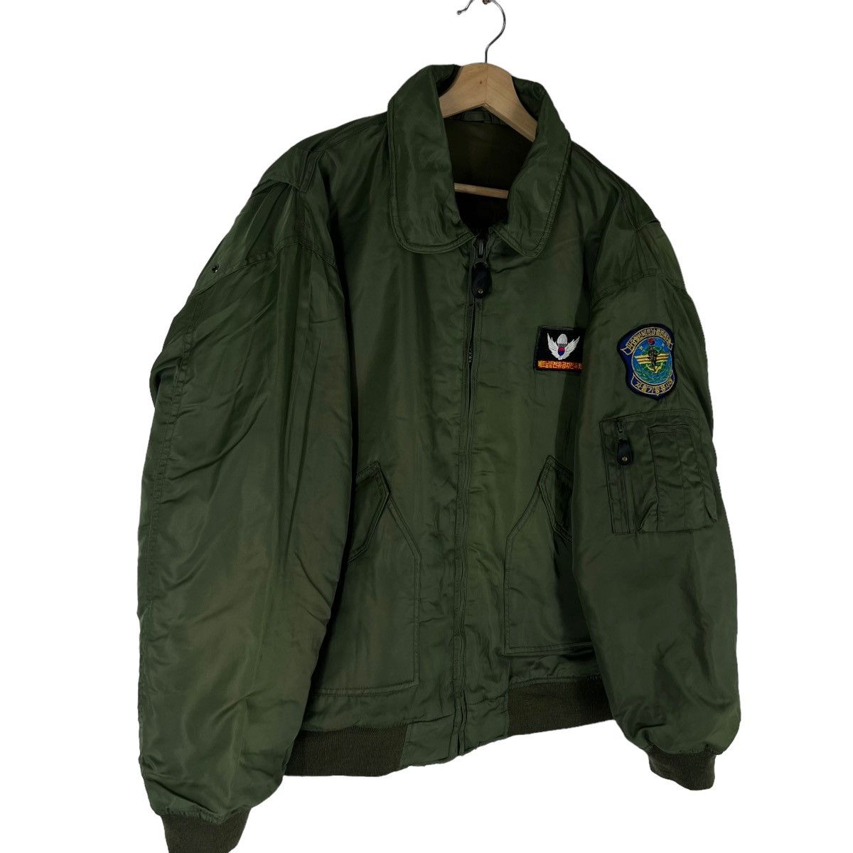 Toyo Enterprises VINTAGE BOMBER JACKET MIKITARY DESIGN FULL PATCHES US ISSUE Size US M / EU 48-50 / 2 - 5 Thumbnail