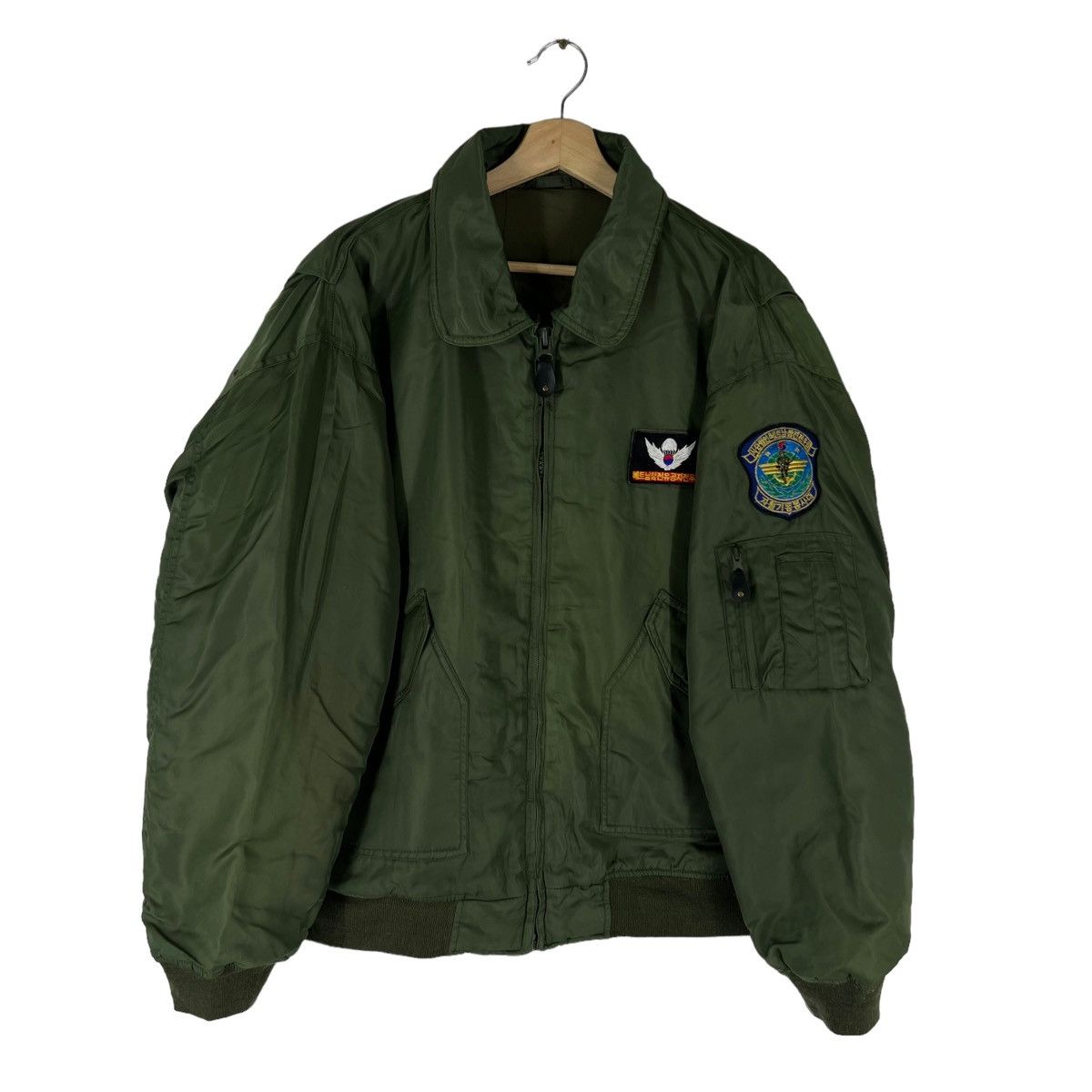 Toyo Enterprises VINTAGE BOMBER JACKET MIKITARY DESIGN FULL PATCHES US ISSUE Size US M / EU 48-50 / 2 - 1 Thumbnail