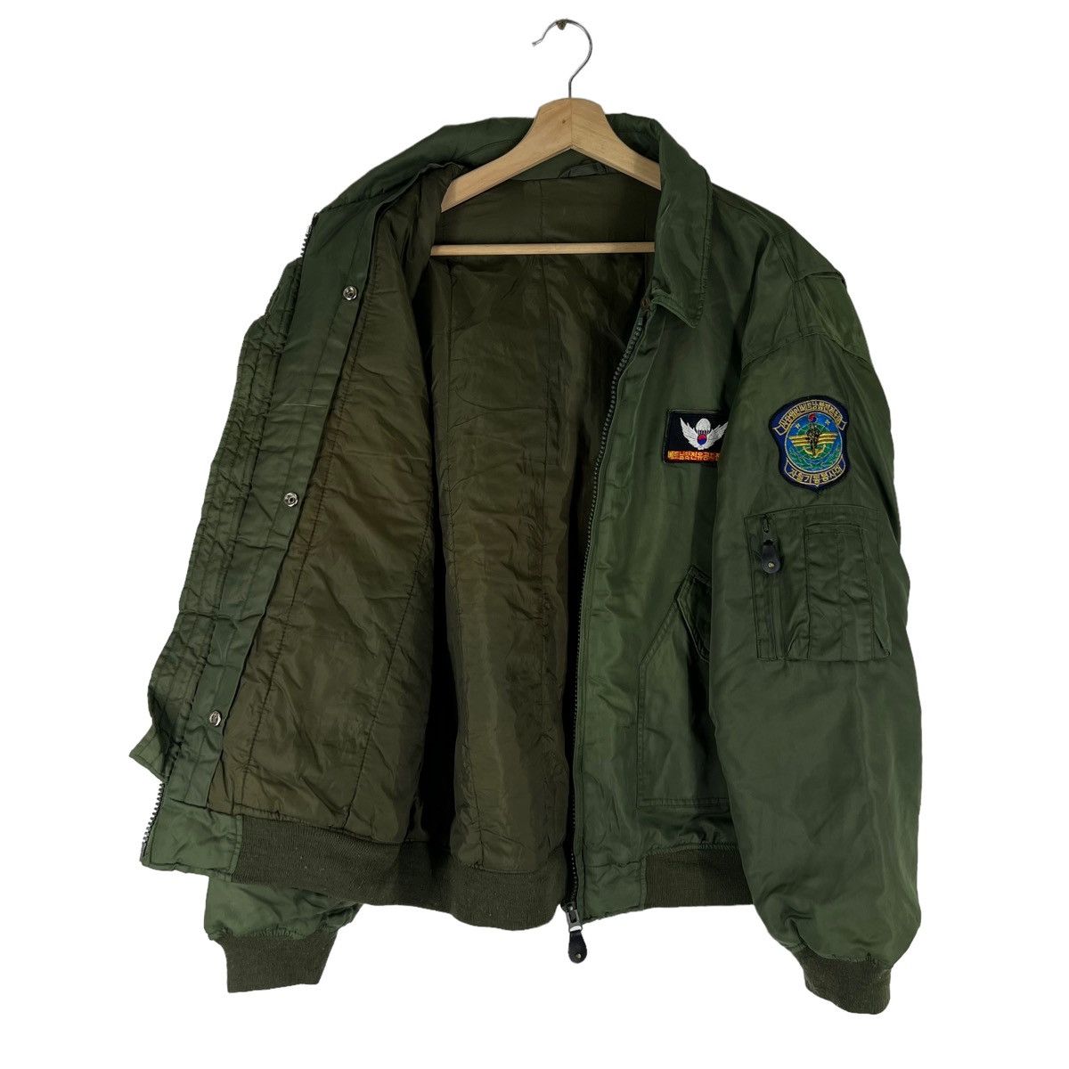 Toyo Enterprises VINTAGE BOMBER JACKET MIKITARY DESIGN FULL PATCHES US ISSUE Size US M / EU 48-50 / 2 - 6 Thumbnail
