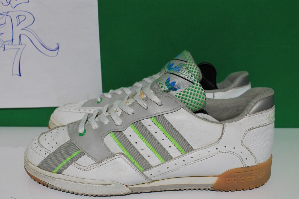 Vintage adidas hot sale tennis shoes