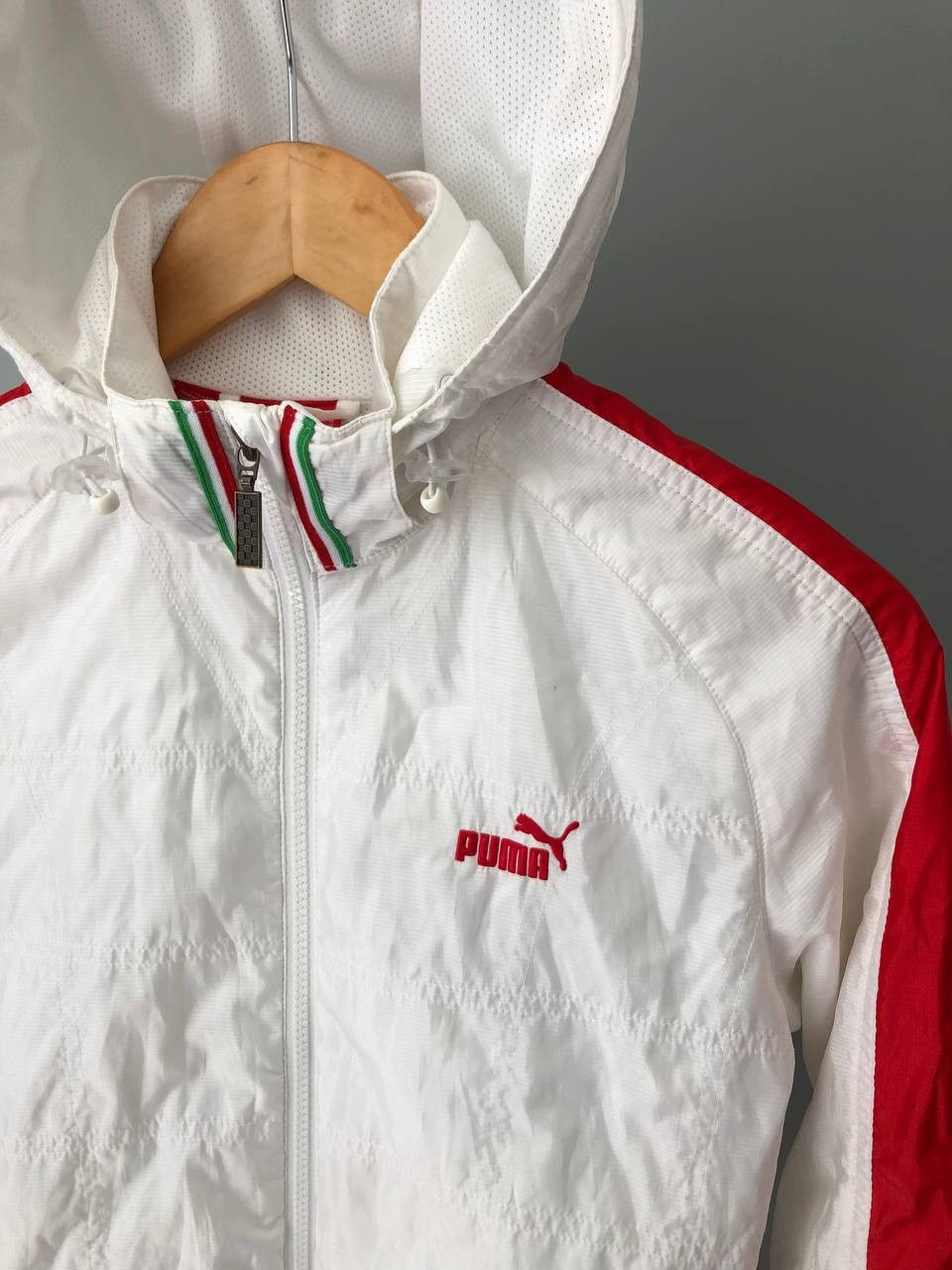 Ferrari × Puma VINTAGE PUMA X FERRARI WINDBREAKER WITH HOODIWLE RARE Size S / US 4 / IT 40 - 2 Thumbnail