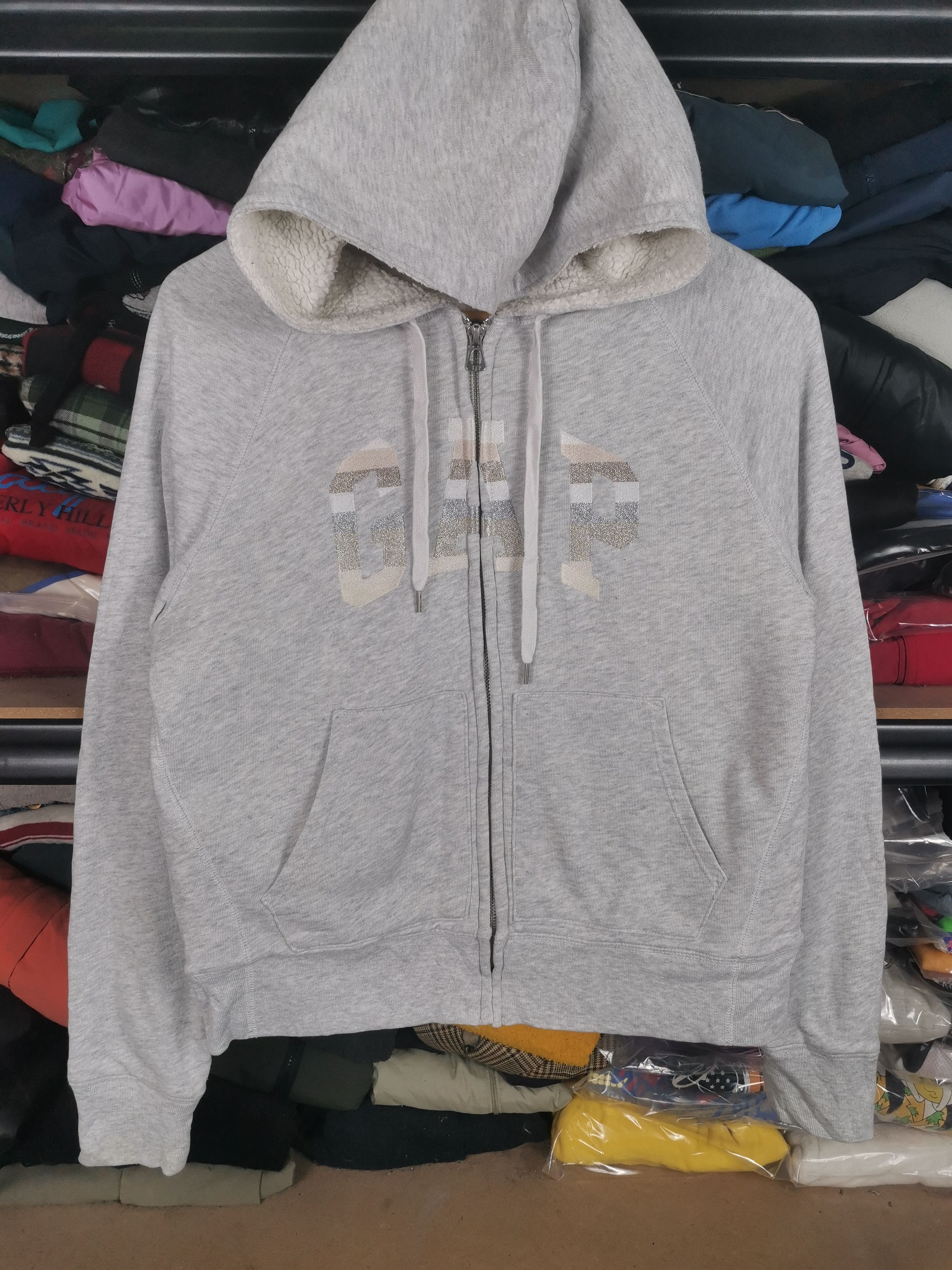 Gap Vintage Gap Big Logo Sweater Hoodie Size US S / EU 44-46 / 1 - 1 Thumbnail