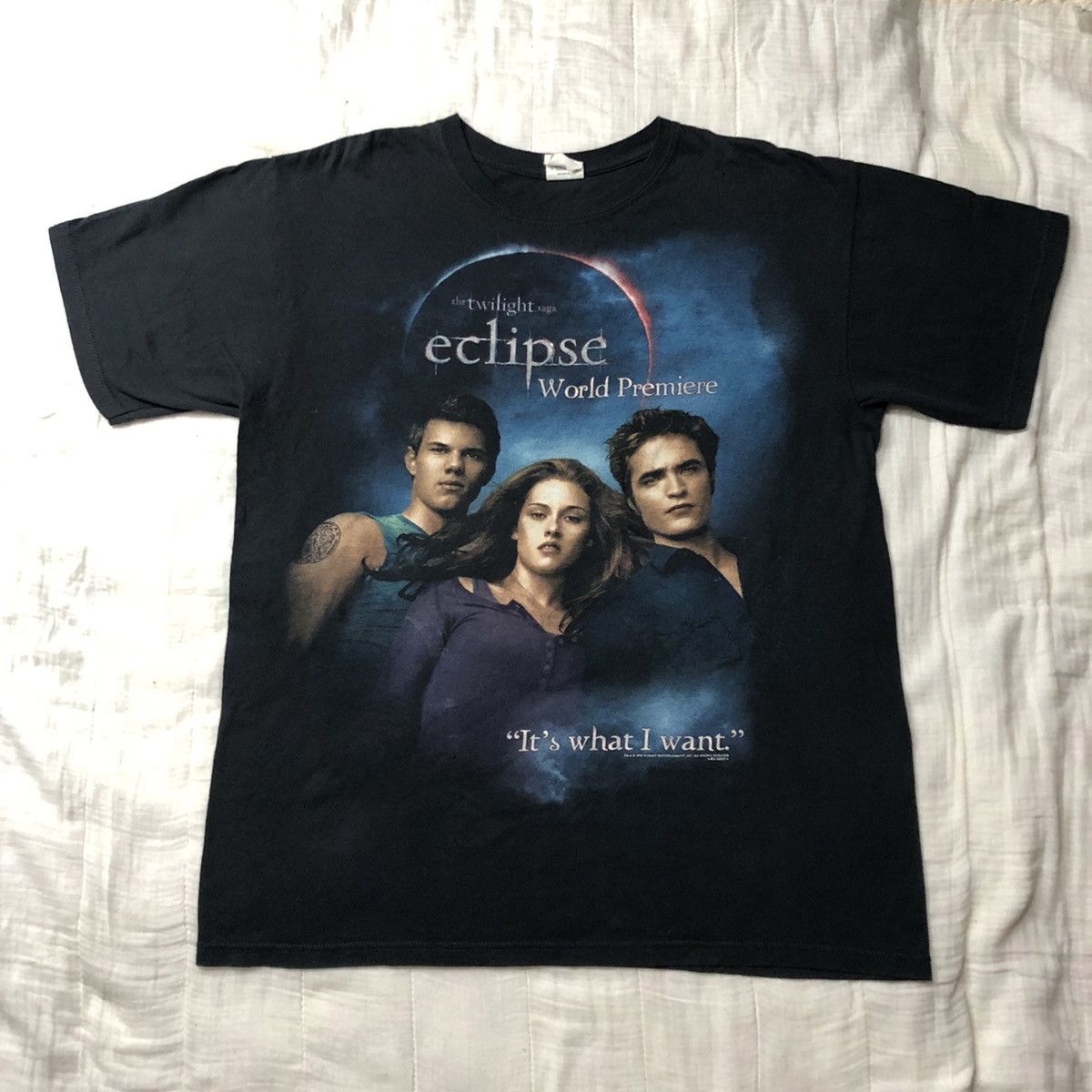 Vintage Vintage 2010 Twilight Eclipse T Shirt Size US L / EU 52-54 / 3 - 2 Thumbnail