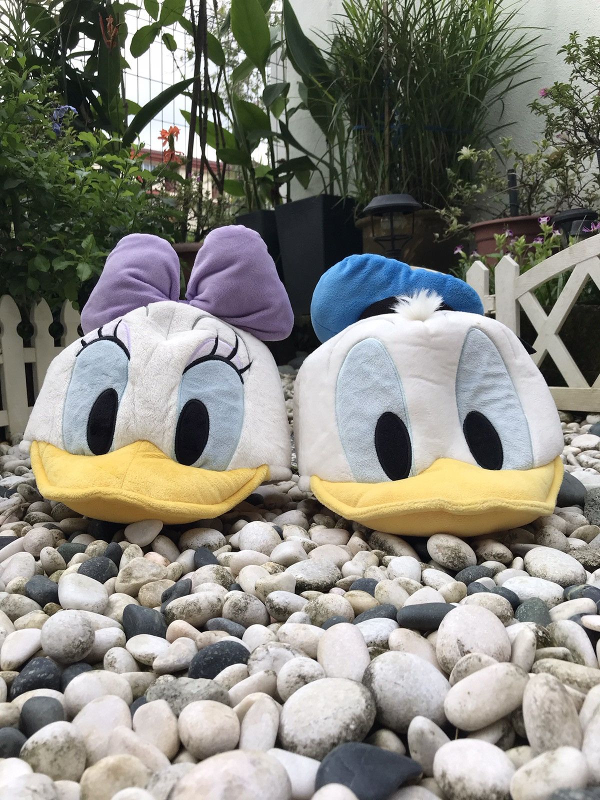 Disney × Japanese Brand COUPLE SET 💥 DONALD DUCK & DAISY WITH PLUSH BODY CAP HAT Size ONE SIZE - 3 Thumbnail