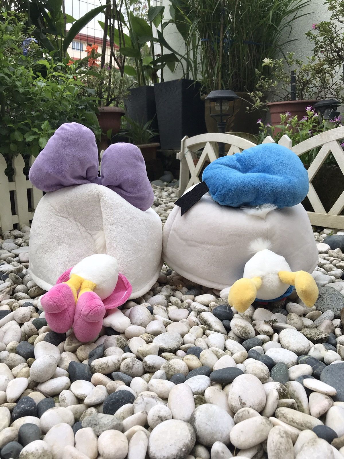 Disney × Japanese Brand COUPLE SET 💥 DONALD DUCK & DAISY WITH PLUSH BODY CAP HAT Size ONE SIZE - 4 Thumbnail