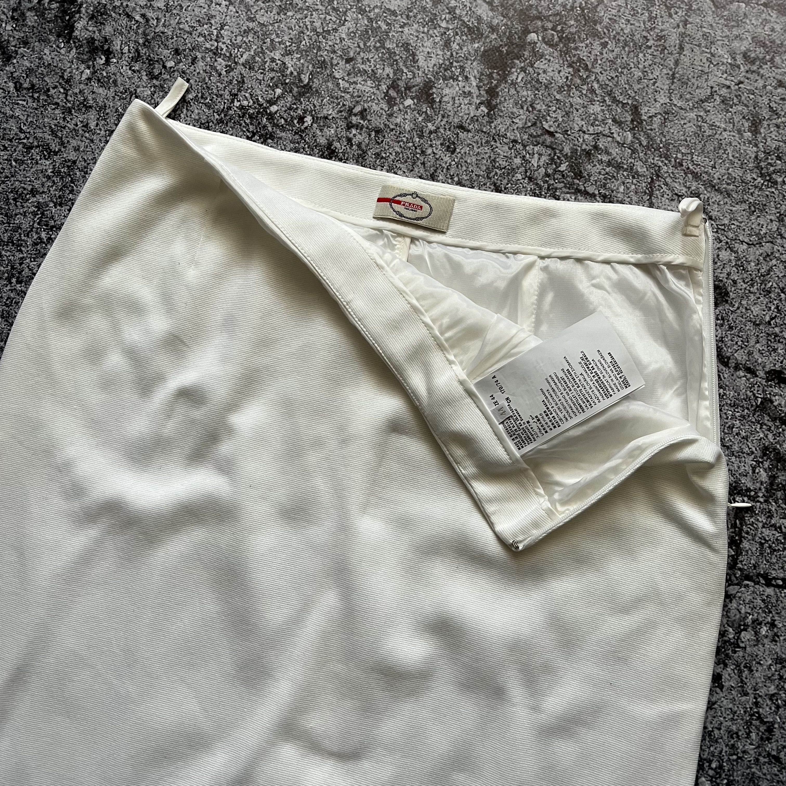 Prada Prada Skirt Made in Slovakia Size 44 Size 30" / US 8 / IT 44 - 4 Thumbnail