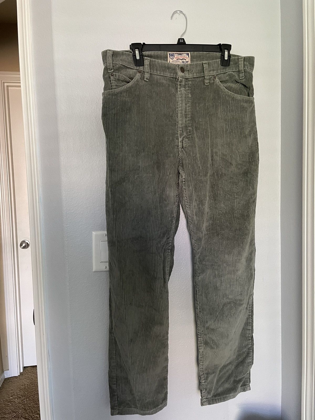 Levi's × Vintage Vintage Levi Black Tab Corduroy Pants 550/ Size US 35 - 1 Thumbnail