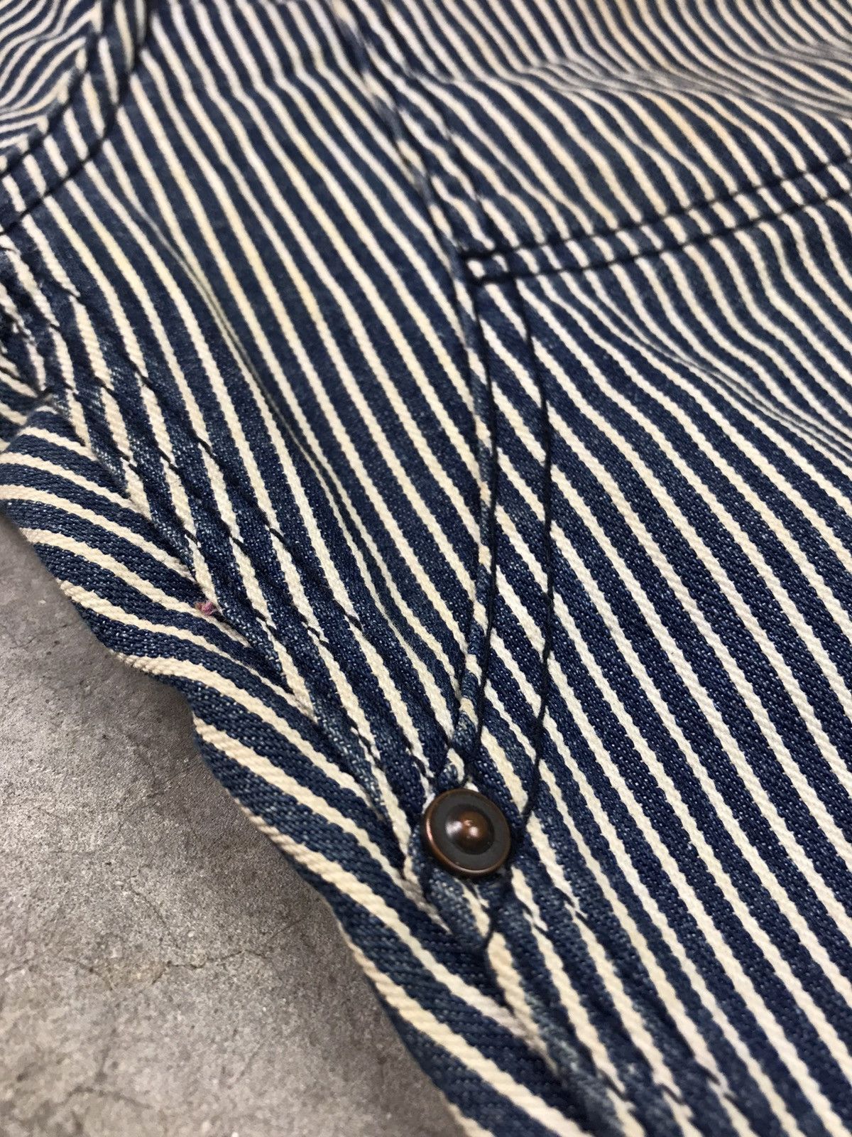Oshkosh 🔥VINTAGE OSHKOSH CLASSICS HICKORY DENIM STRIPE Size US 31 - 9 Thumbnail