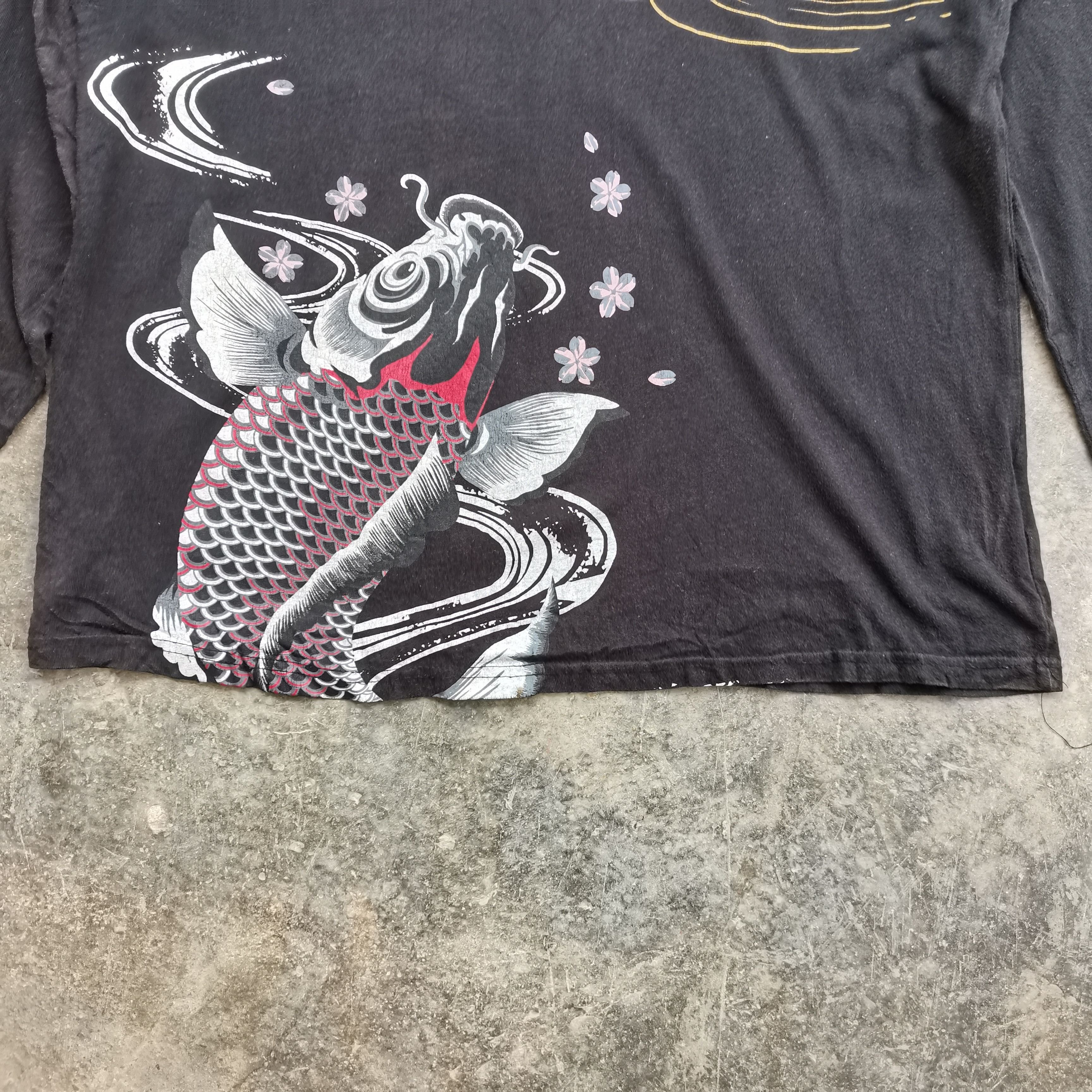 Japanese Brand Vintage Sukajan KOI FISH Sun Faded Long Sleeve Tshirt Size US XL / EU 56 / 4 - 5 Thumbnail