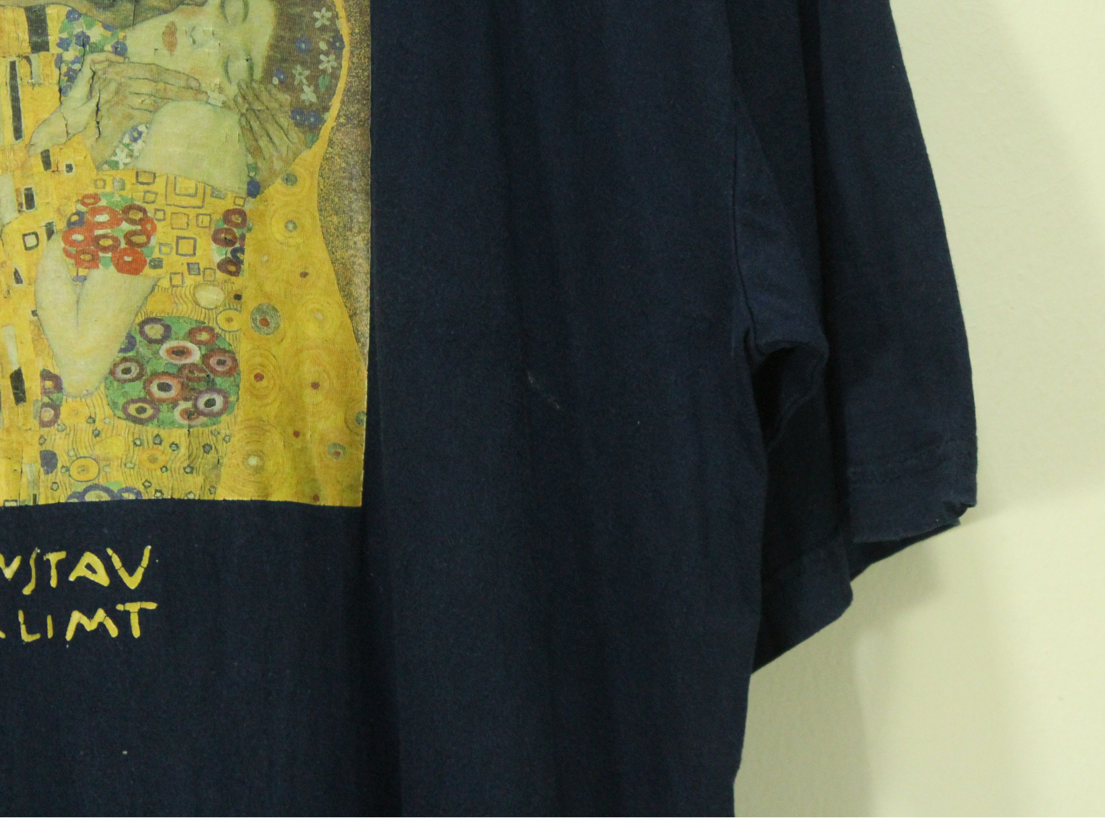 Vintage Vintage GUSTAV KLIMT T Shirt Europe Distressed Printed Size US L / EU 52-54 / 3 - 4 Thumbnail