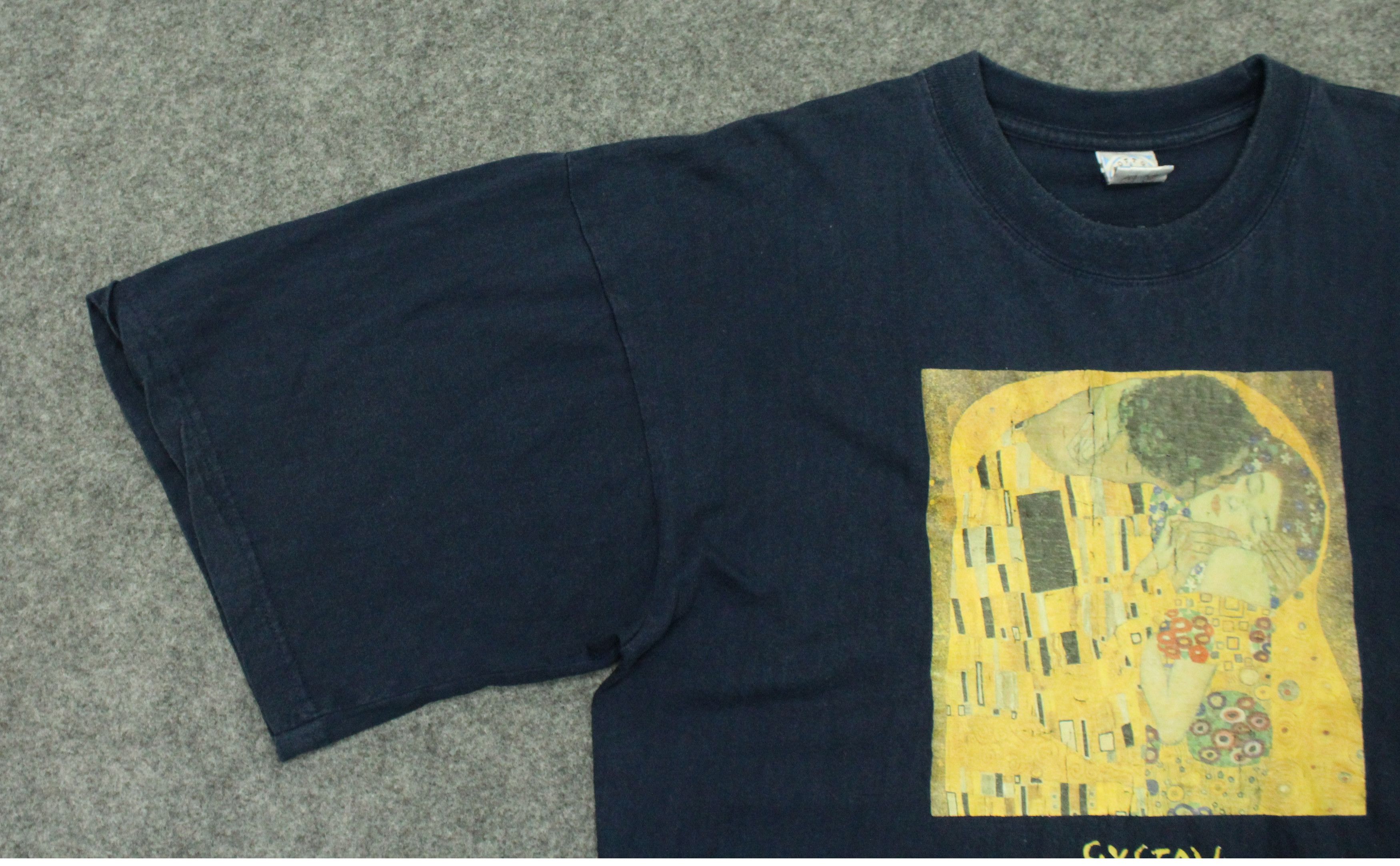 Vintage Vintage GUSTAV KLIMT T Shirt Europe Distressed Printed Size US L / EU 52-54 / 3 - 9 Thumbnail