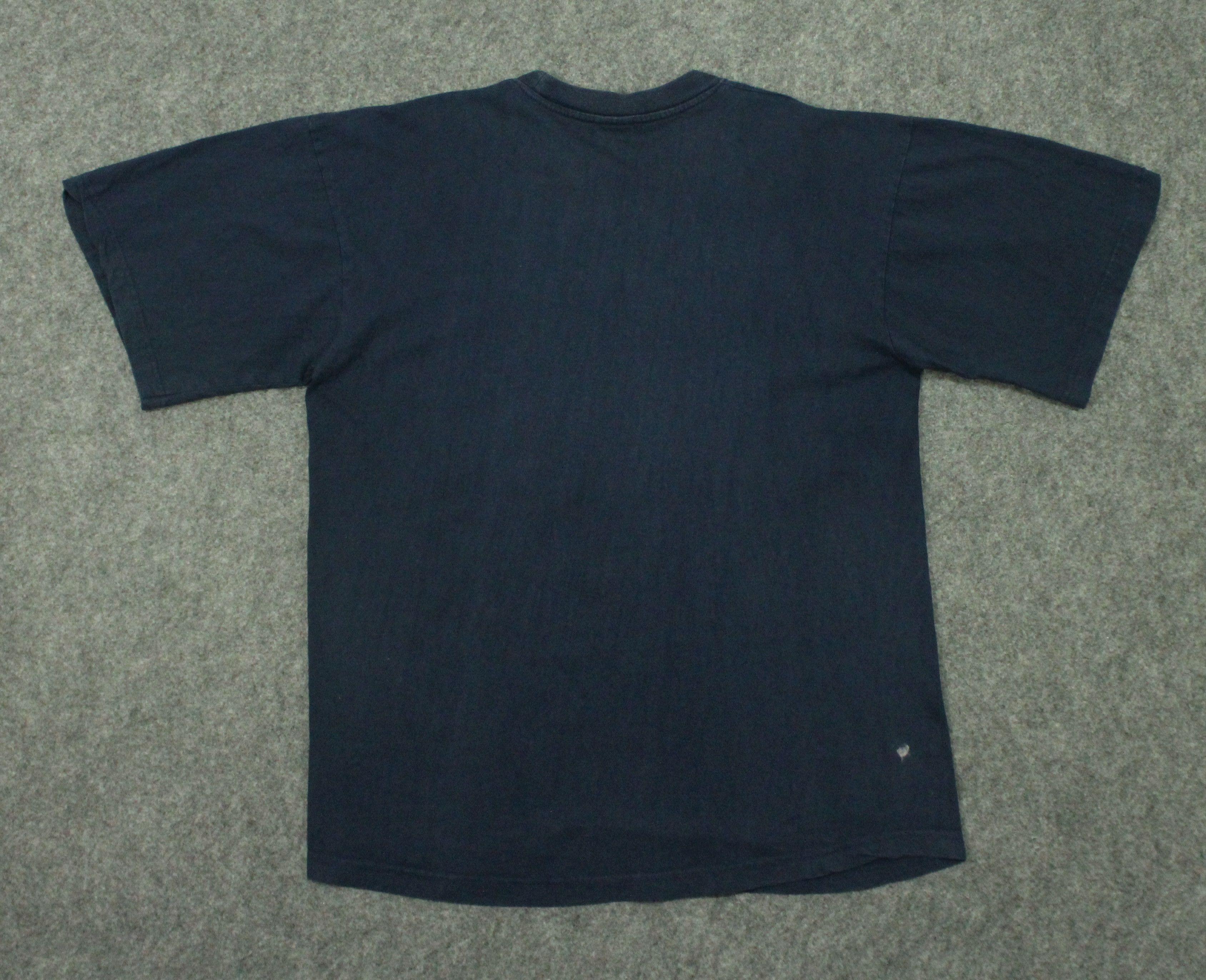 Vintage Vintage GUSTAV KLIMT T Shirt Europe Distressed Printed Size US L / EU 52-54 / 3 - 15 Thumbnail