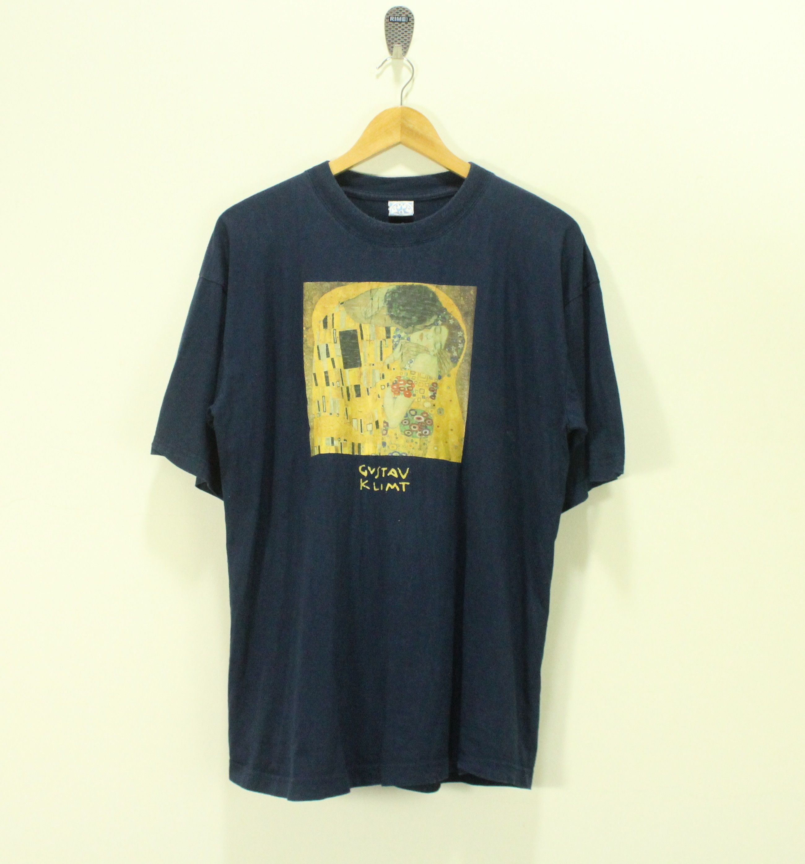 Vintage Vintage GUSTAV KLIMT T Shirt Europe Distressed Printed Size US L / EU 52-54 / 3 - 1 Thumbnail