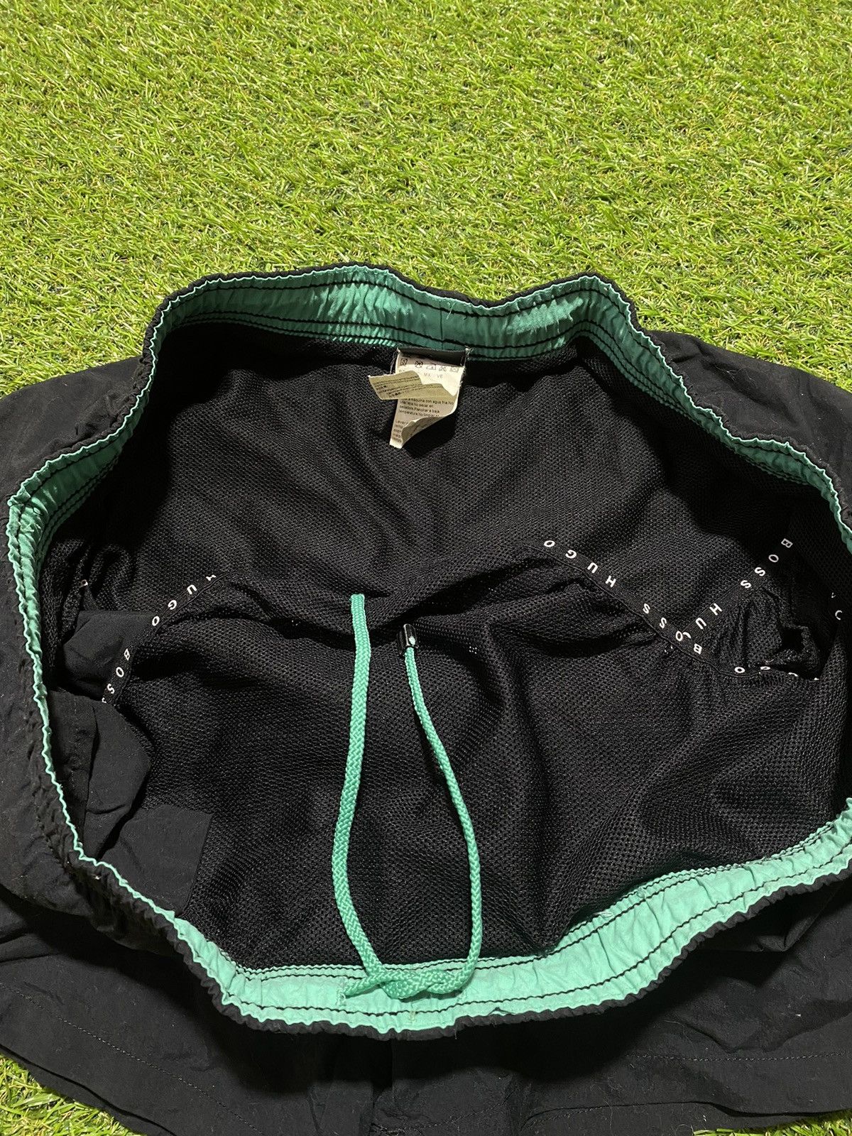 Hugo Boss Vintage Hugo Boss shorts streetwear y2k casual style size L Size US 34 / EU 50 - 5 Thumbnail