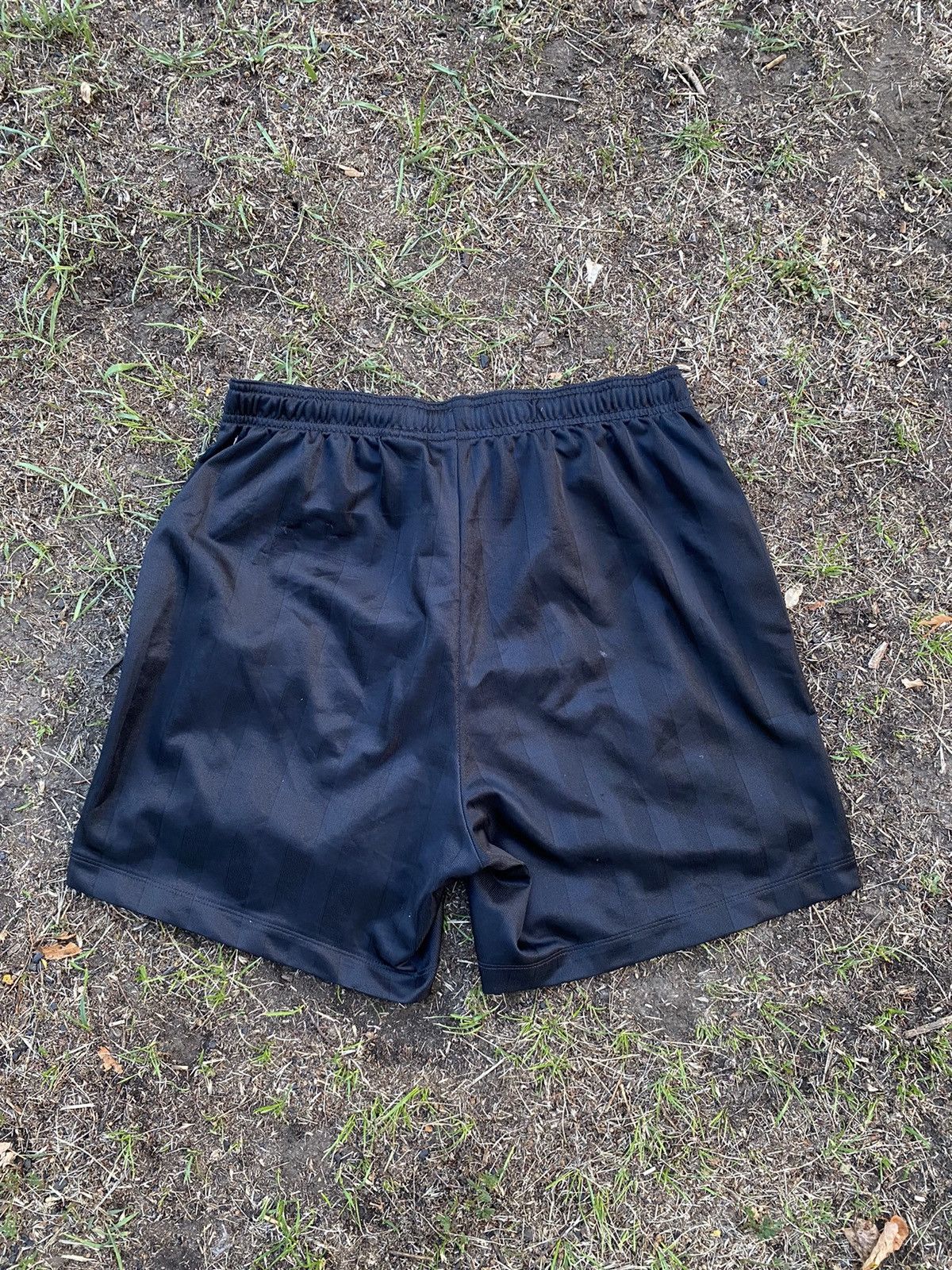 Nike Vintage Nike shorts streetwear swoosh casual y2k size M Size US 32 / EU 48 - 3 Thumbnail