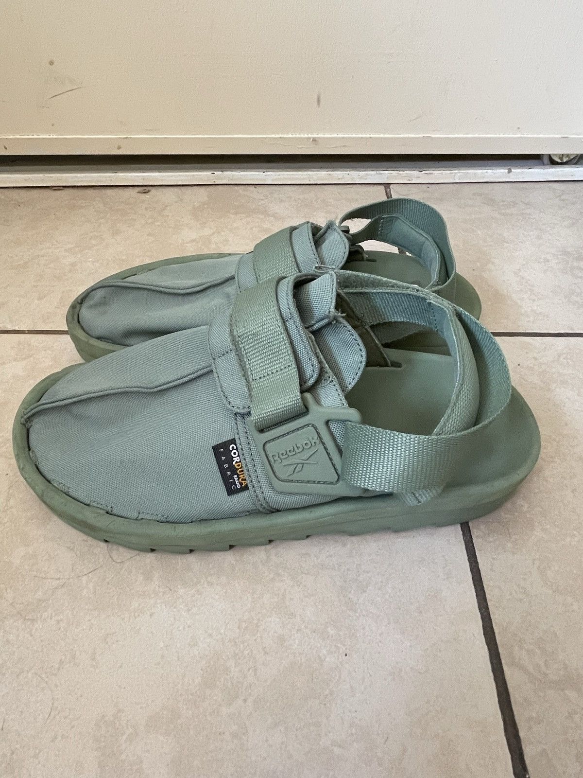 Reebok Beatnik Men’s Size 9 Sandals Shoe Green Corduroy Reebok Reebok Beatnik Forest Green Corduroy 9 | Grailed main image 2
