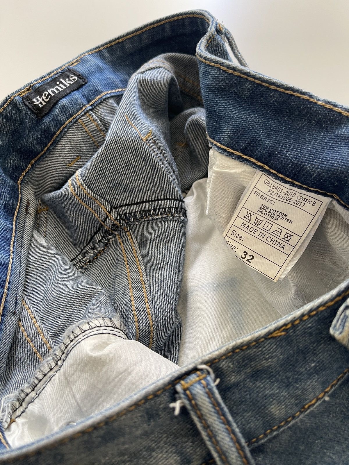 Japanese Brand Hemiks Distressed Blue Denim Size US 33 - 13 Thumbnail