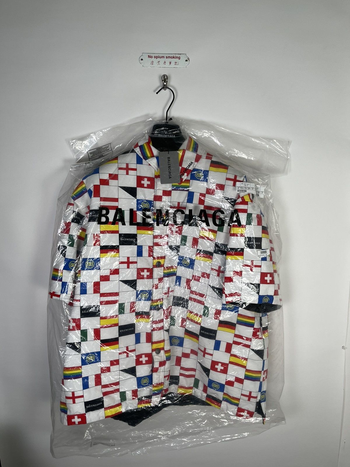 image of Balenciaga Iconic Runway Grailflags Padded Short Sleeve Jacket Fw2018, Men's (Size Large)