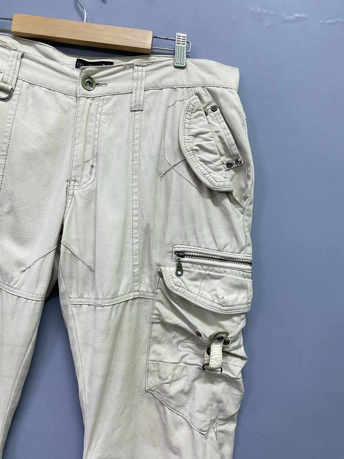 In The Attic Cargo IN THE ATTIC Multipocket Distressed Curve Leg Pants Size US 33 - 13 Thumbnail