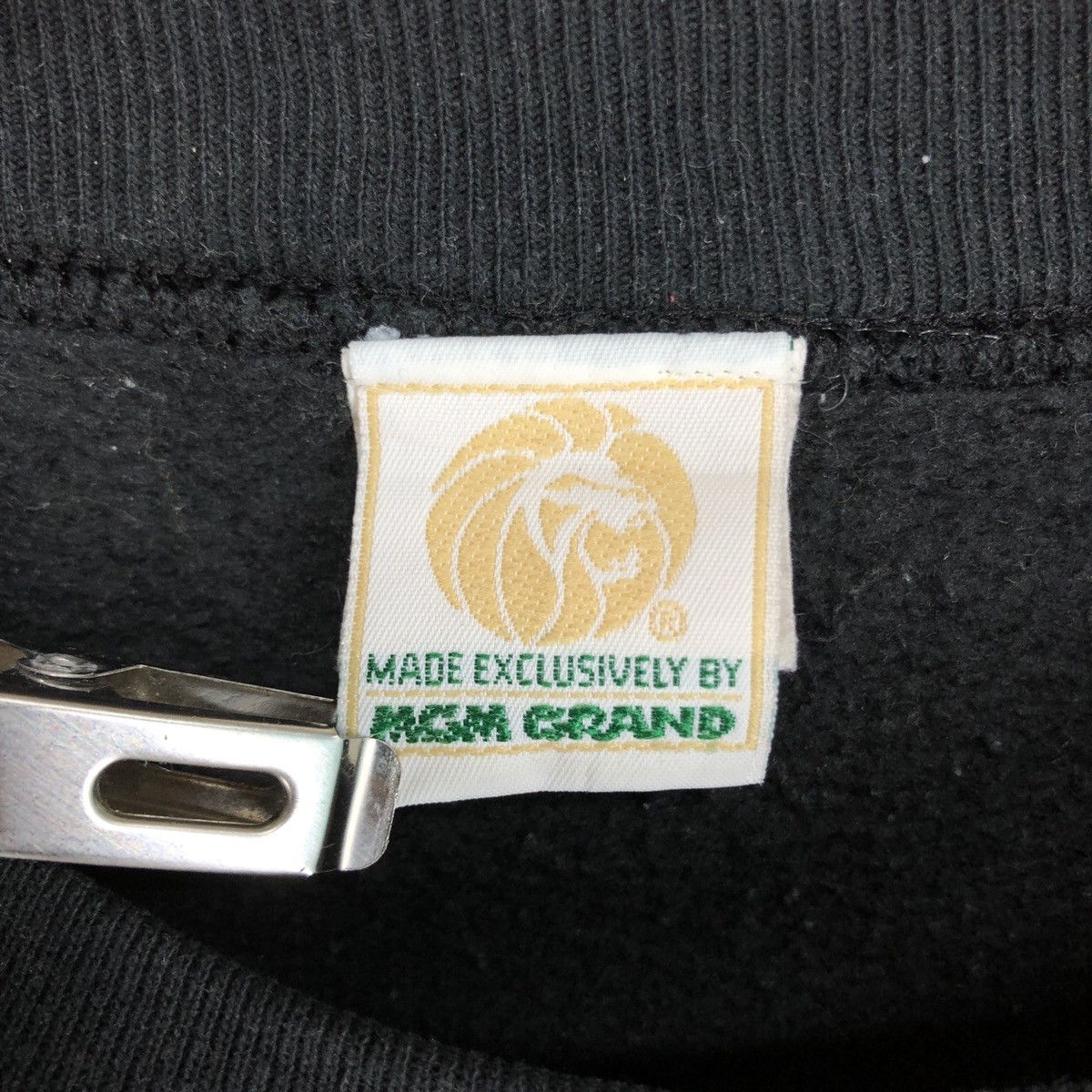 Vintage 1993 Vintage MGM GRAND HOTEL Crew Neck Sweatshirt #2460-86 Size US M / EU 48-50 / 2 - 4 Thumbnail