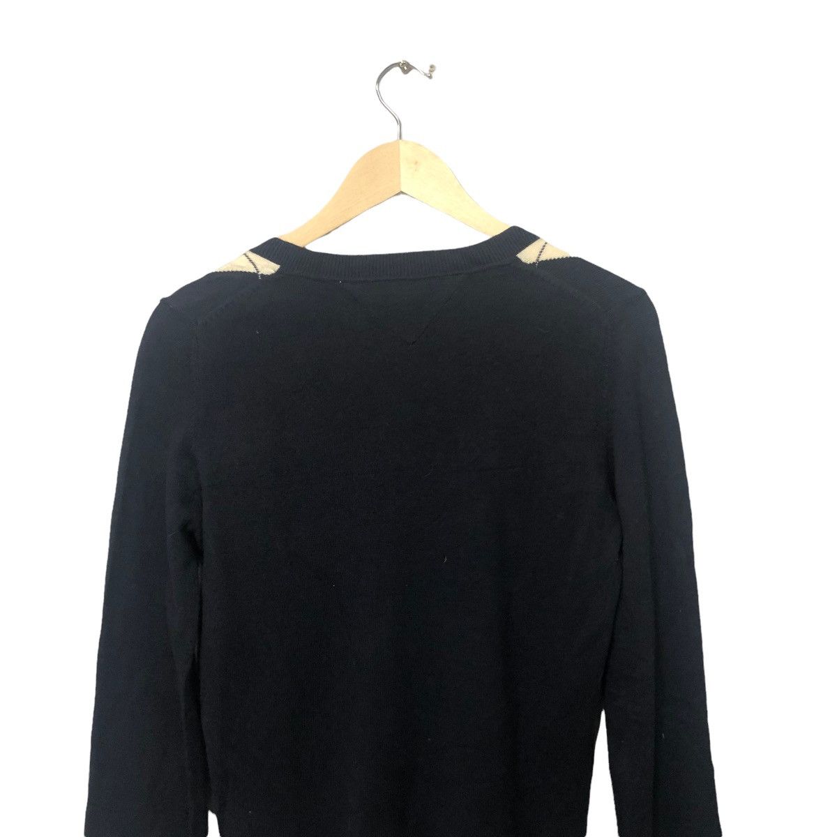 Tommy Hilfiger Vintage Tommy Hilfiger V Neck Knitwear Sweater Jumper Size US S / EU 44-46 / 1 - 8 Thumbnail