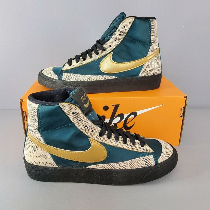 lucha libre nike blazers