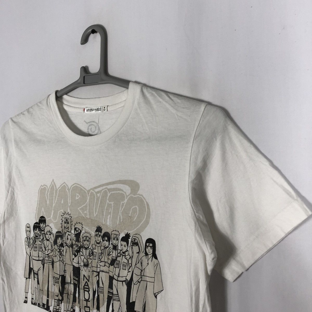 Anime × Uniqlo 🔥Rare🔥Anime Naruto Konoha Heroes Character Promo Tee Size US M / EU 48-50 / 2 - 6 Thumbnail
