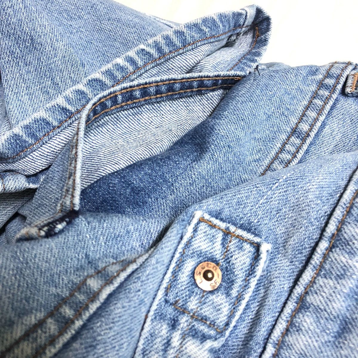 Levi's × Vintage Vintage Levi’s Buckleback Capital e Non Selvedge Size US 30 / EU 46 - 16 Thumbnail