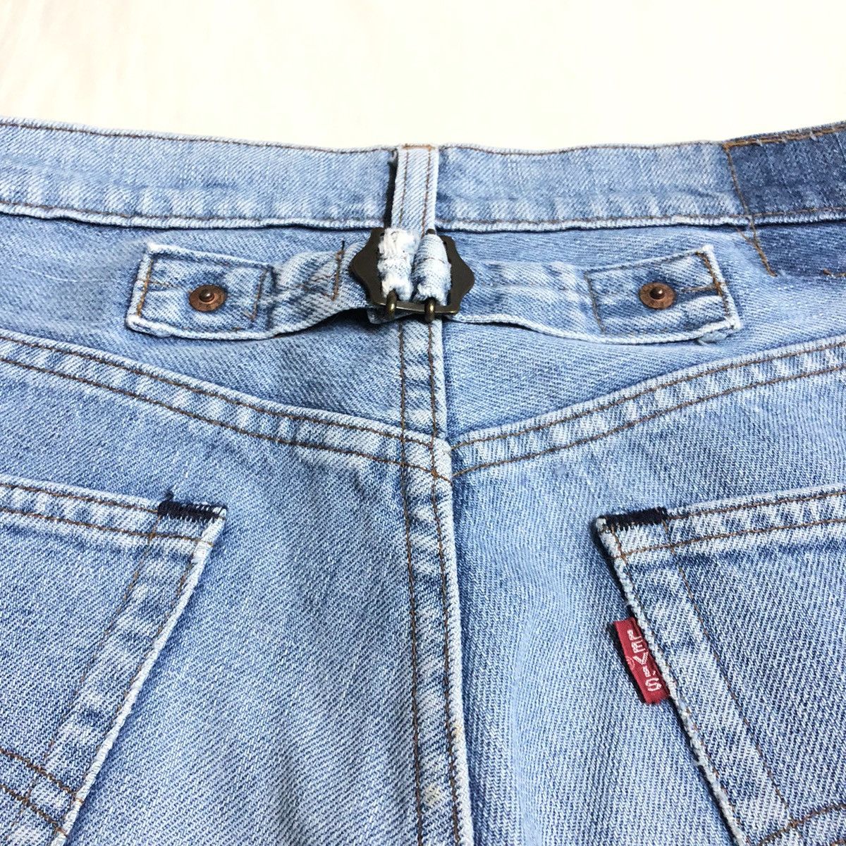 Levi's × Vintage Vintage Levi’s Buckleback Capital e Non Selvedge Size US 30 / EU 46 - 12 Thumbnail