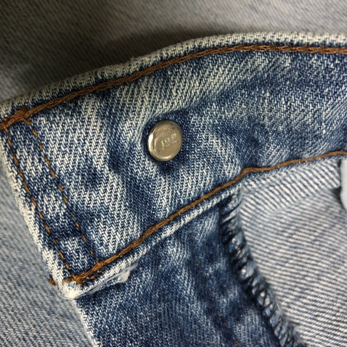 Levi's × Vintage Vintage Levi’s Buckleback Capital e Non Selvedge Size US 30 / EU 46 - 4 Thumbnail