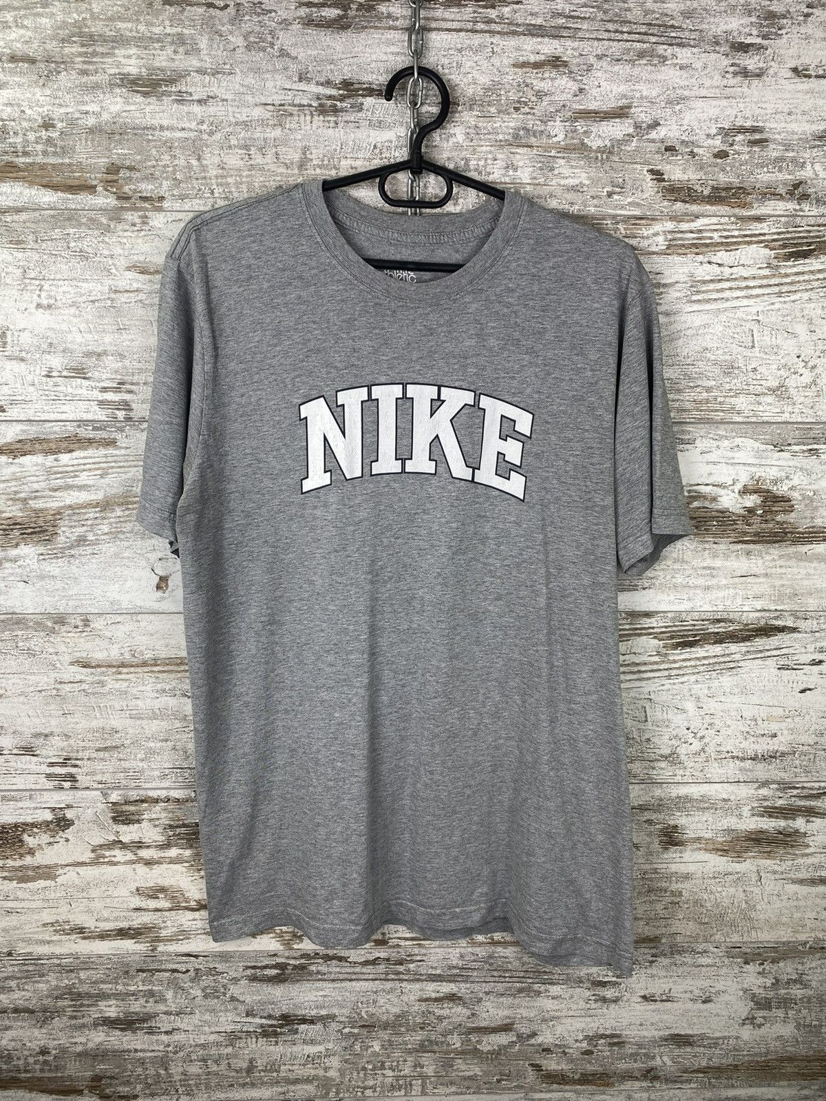 Nike Mens Vintage Nike Big Logo T Shirt rare y2k streetwear tee Size US L / EU 52-54 / 3 - 1 Thumbnail