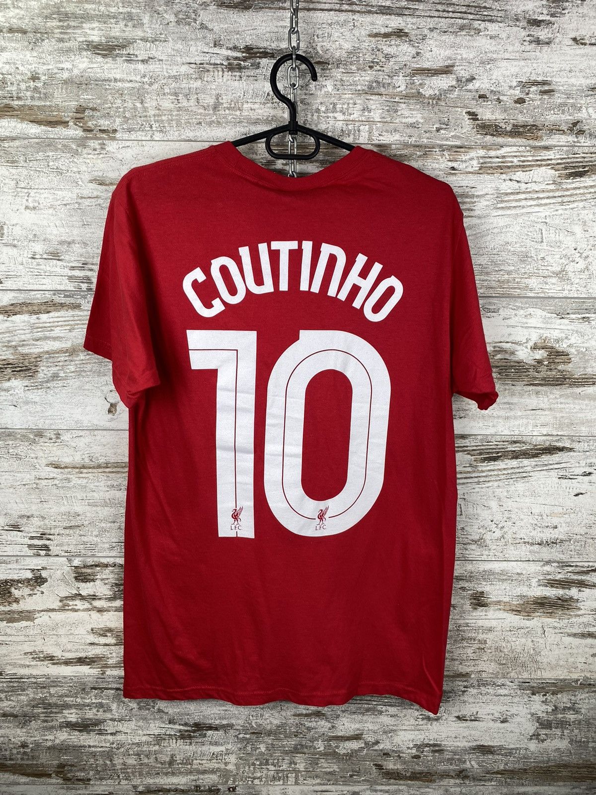Vintage Mens Vintage New FC Liverpool Coutinho T Shirt soccer jersey Size US L / EU 52-54 / 3 - 10 Thumbnail