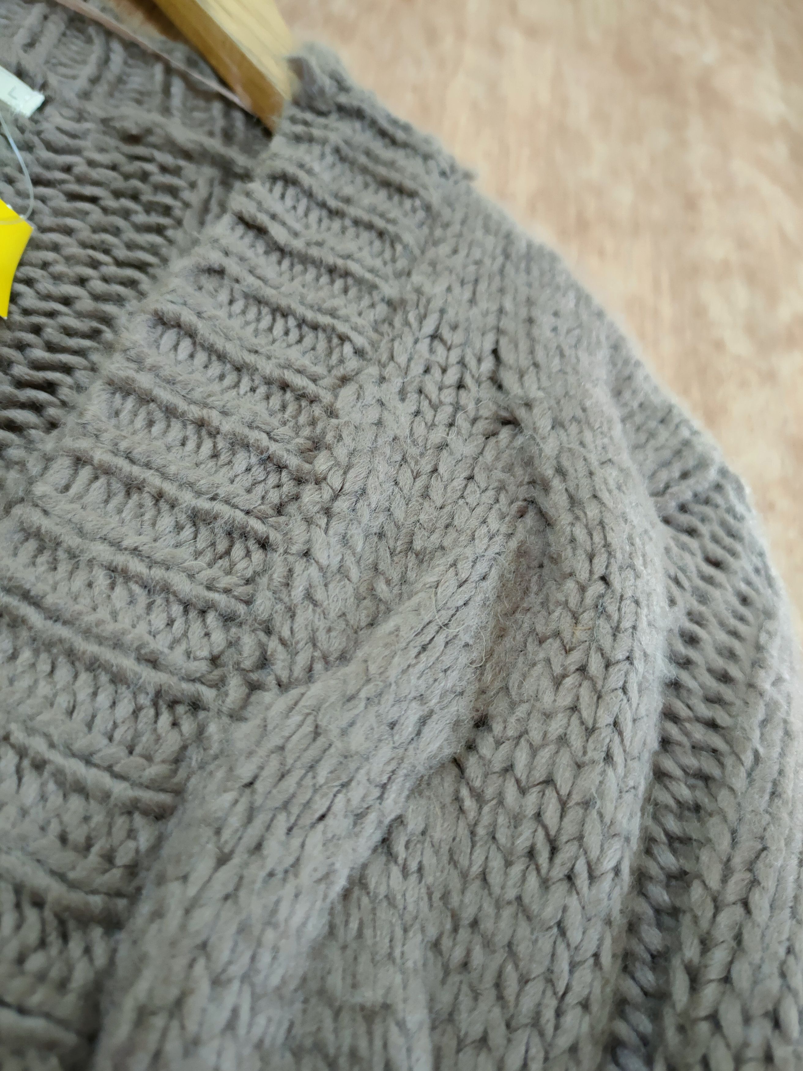 Aran Crafts Japan long cardigan aran isle cable knitwear #46-597 Size US L / EU 52-54 / 3 - 5 Thumbnail