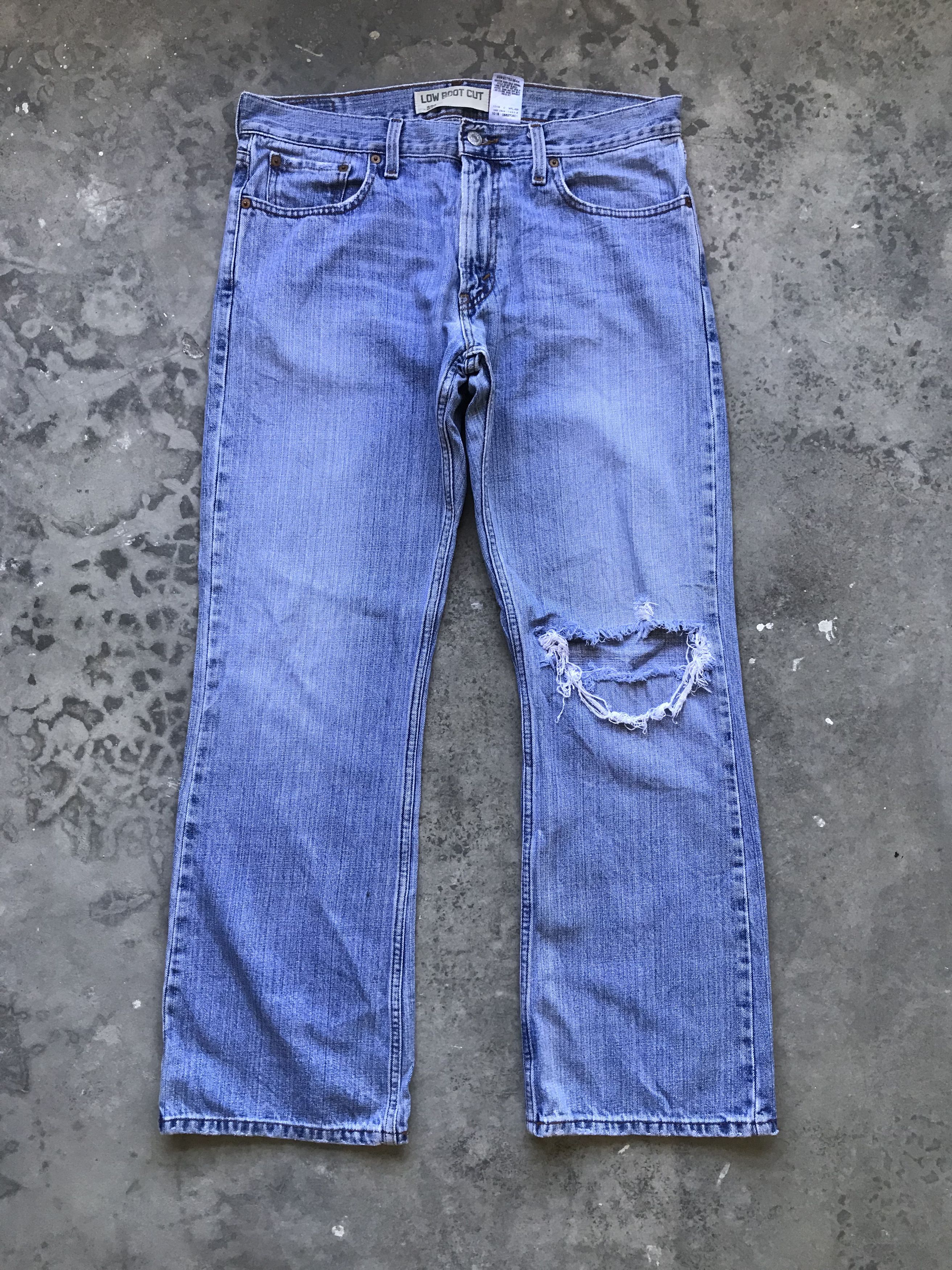 VLEV50 - Levis 527 Boot Cut Kurt Cobain Distressed Jeans