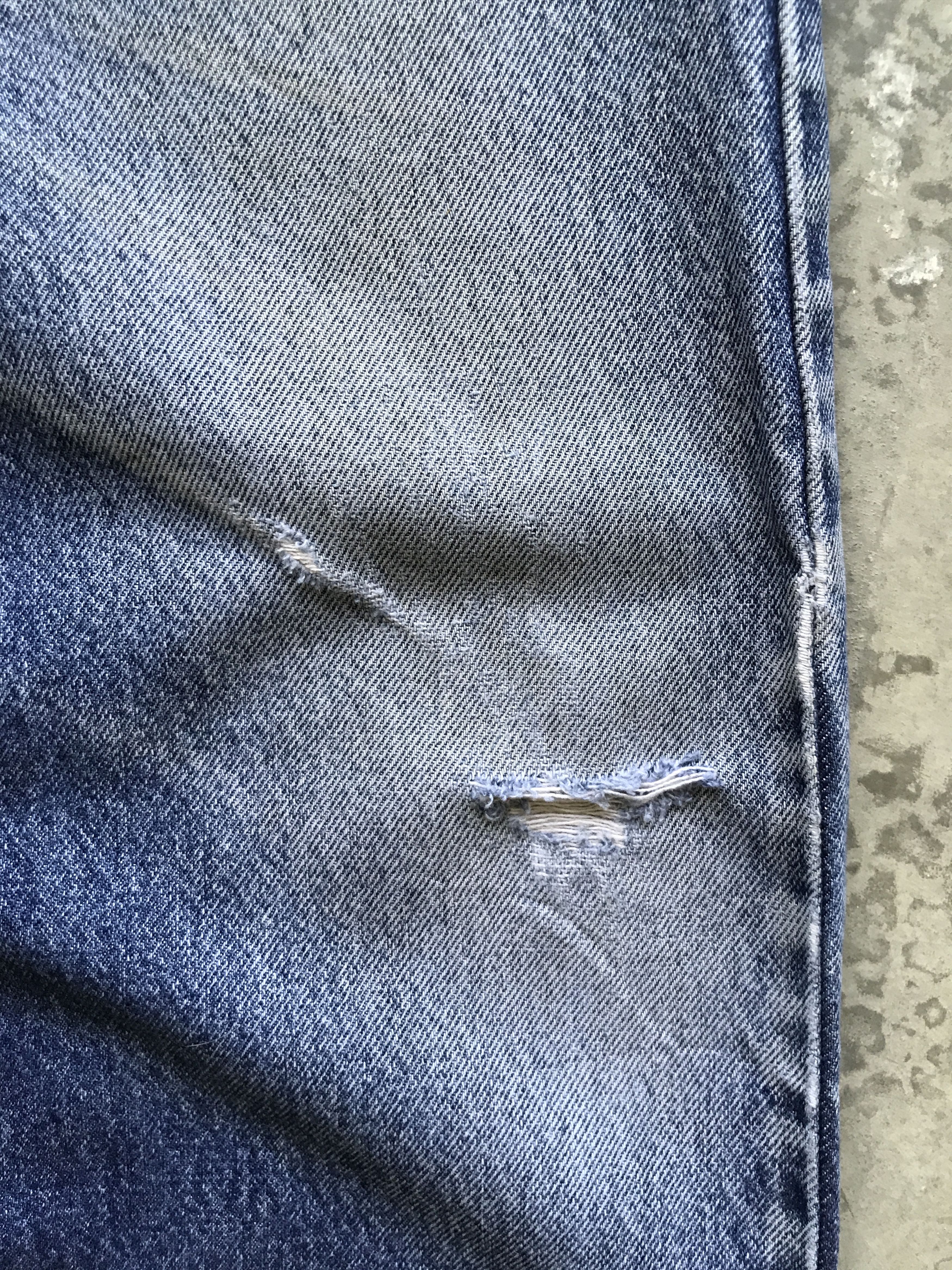 Levi's VLEV53 - Levis 505 Light Distressed Jeans Size US 37 - 7 Thumbnail
