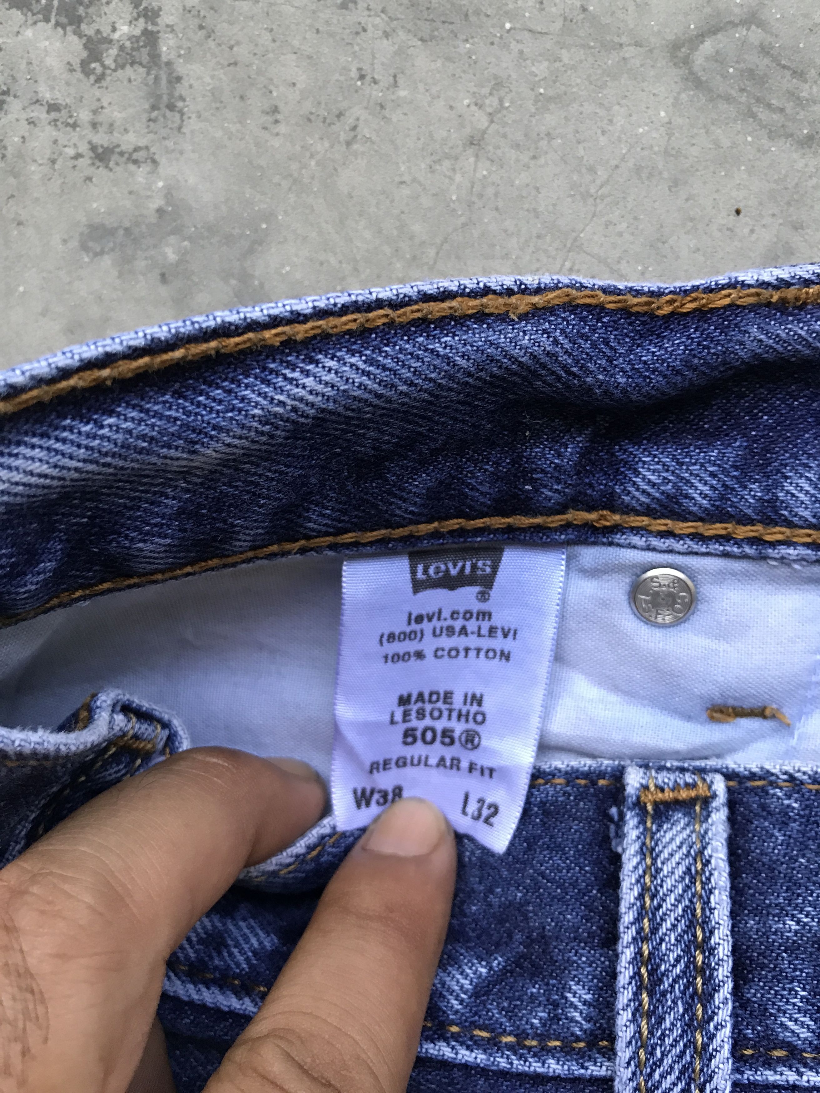 Levi's VLEV53 - Levis 505 Light Distressed Jeans Size US 37 - 16 Thumbnail