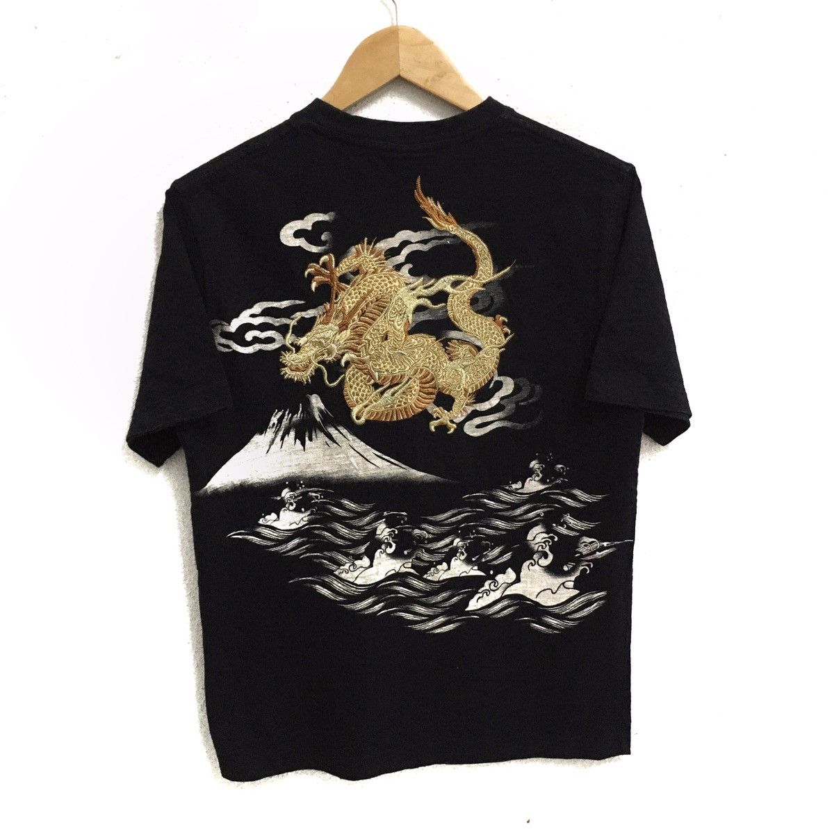 Japanese Brand SUKAJAN DRAGON EMBROIDERED JAPANESE TRADITIONAL T-SHIRT Size US M / EU 48-50 / 2 - 1 Thumbnail