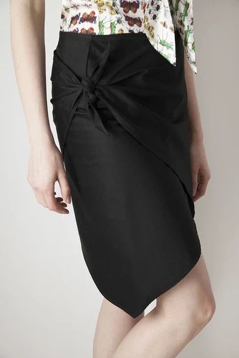 Gucci SS03 wrap skirt Size 27" / US 4 / IT 40 - 2 Thumbnail